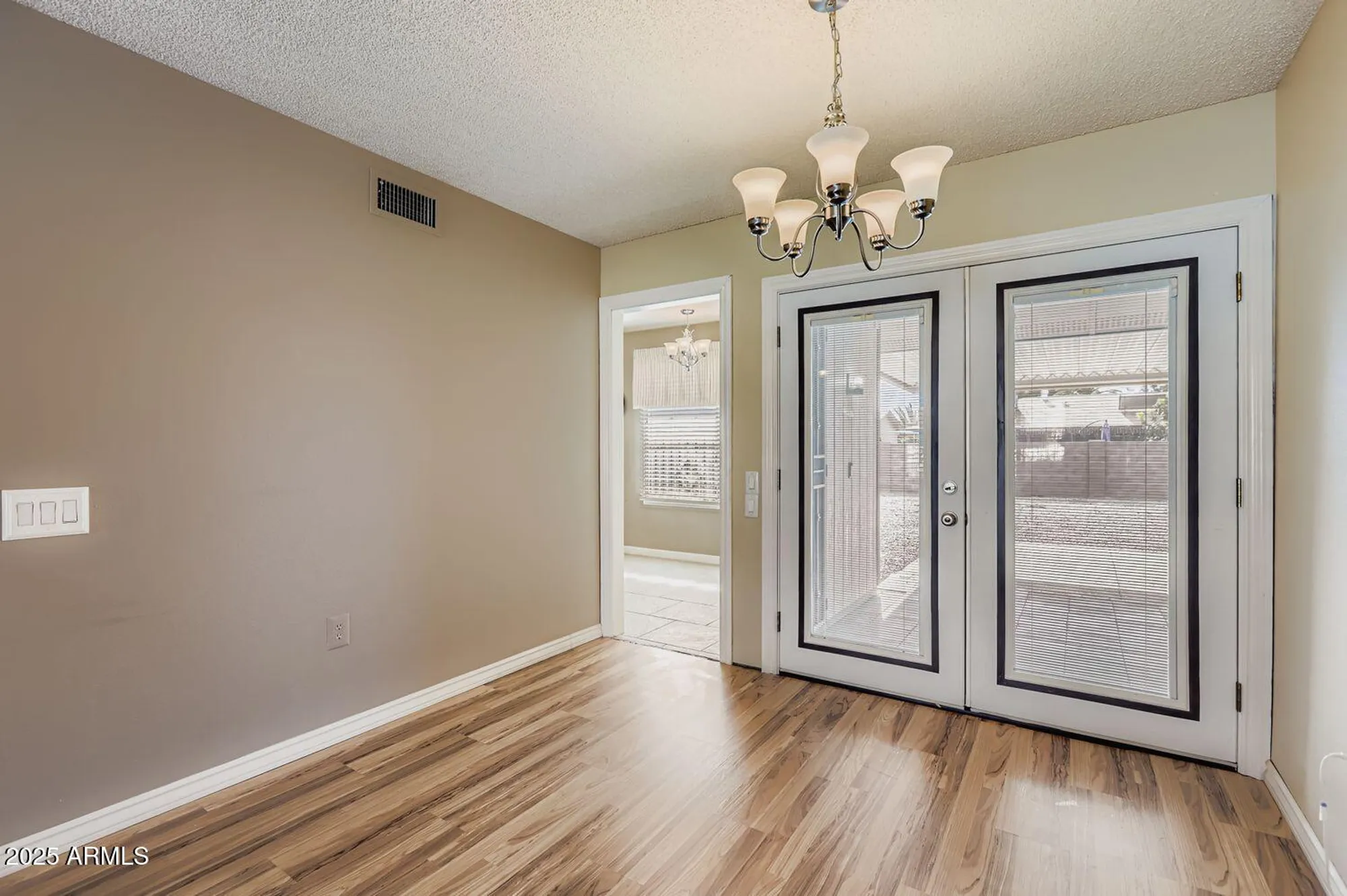 Property Slideshow image 6 of 21 | 20025 n willow creek cir, Sun City, AZ, 85373