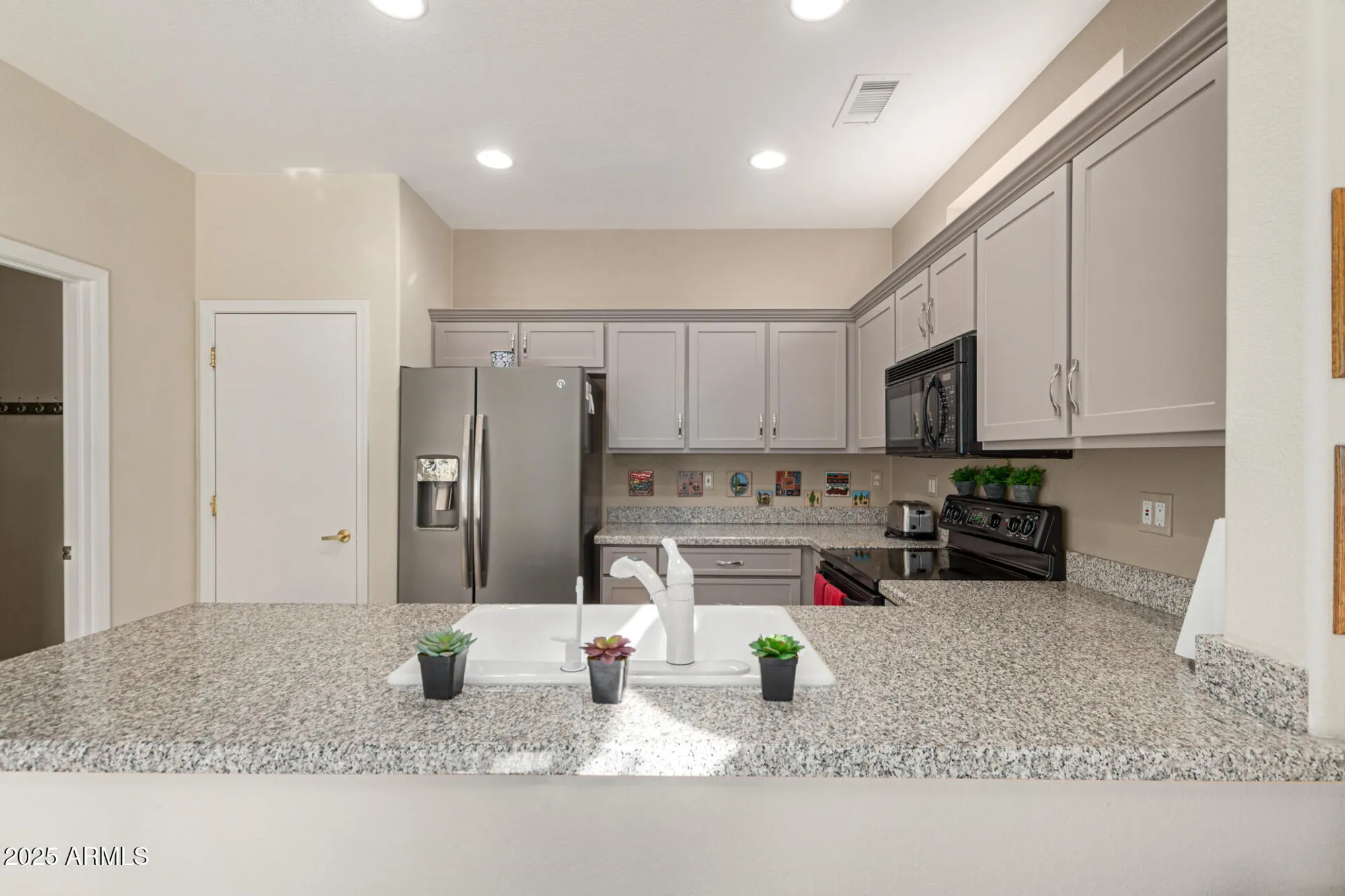 Property Slideshow image 11 of 28 | 15627 w desert crown way, Surprise, AZ, 85374