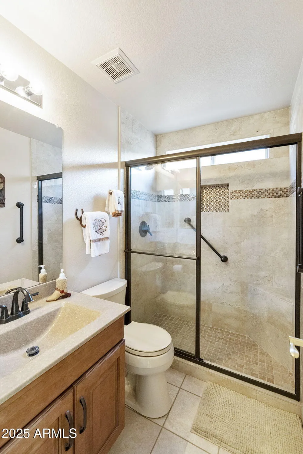 Property Slideshow image 16 of 51 | 1926 e lindrick dr, Chandler, AZ, 85249