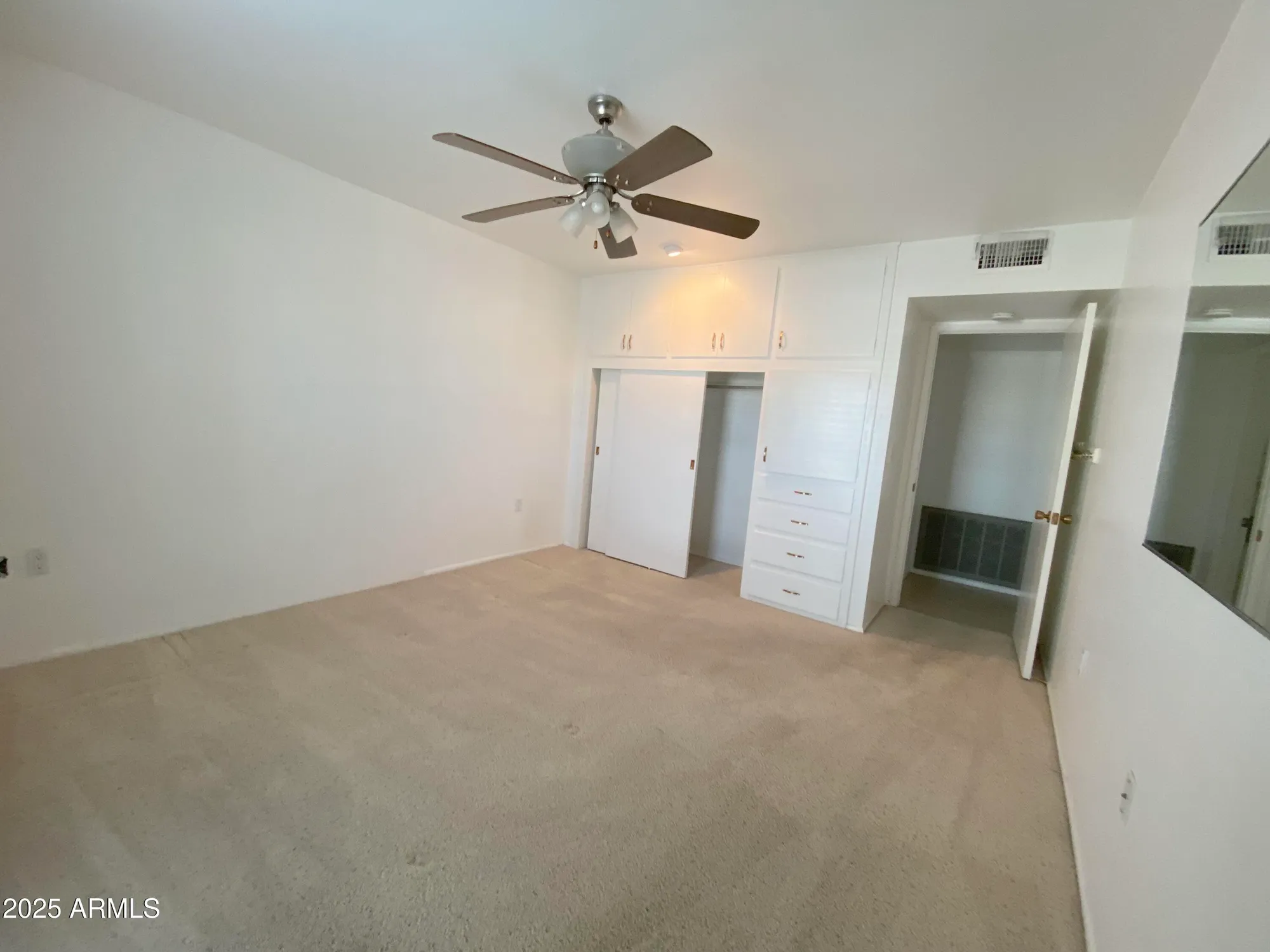 Property Slideshow image 14 of 19 | 10411 w cameo dr, Sun City, AZ, 85351