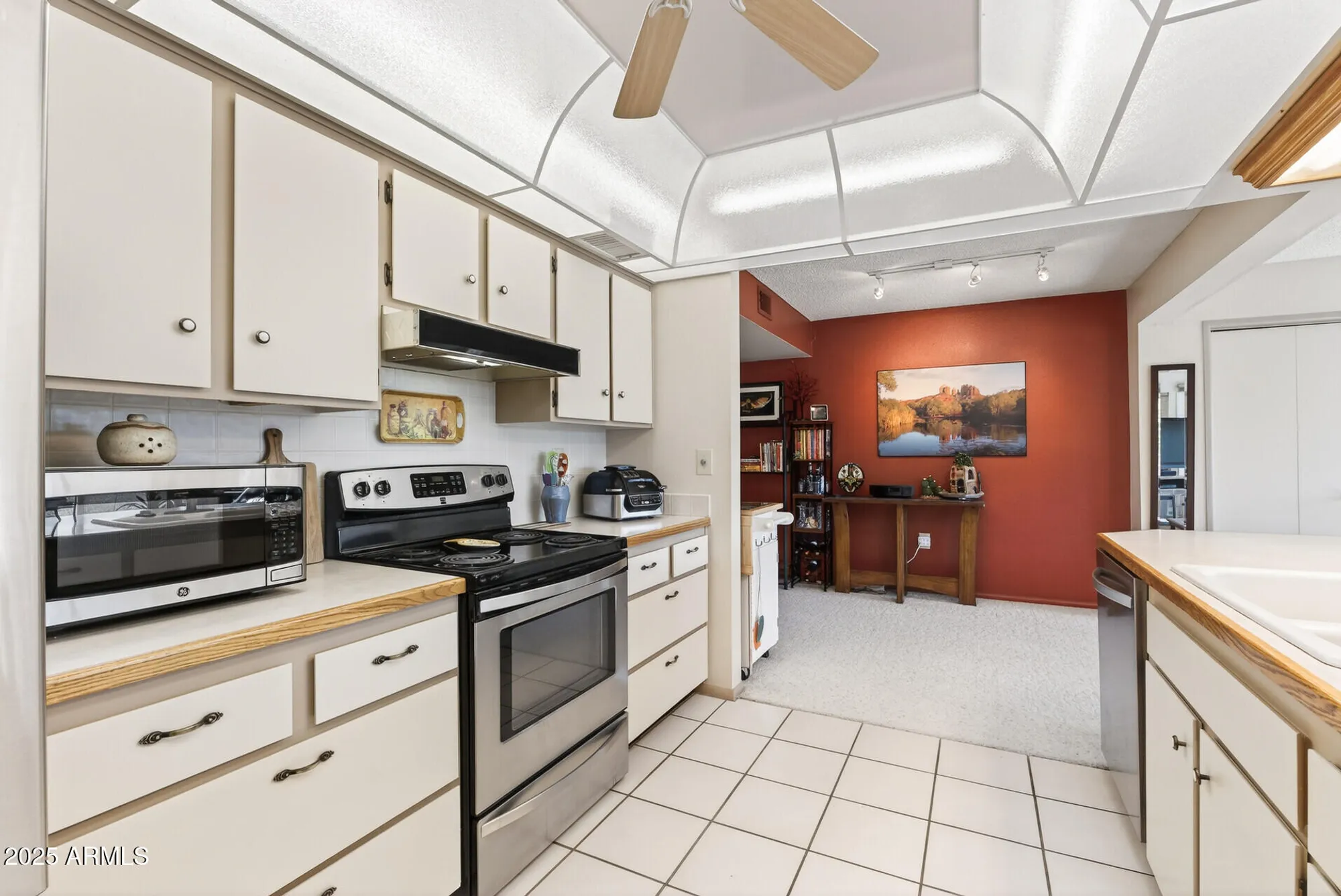 Property Slideshow image 17 of 50 | 10237 w burns dr, Sun City, AZ, 85351
