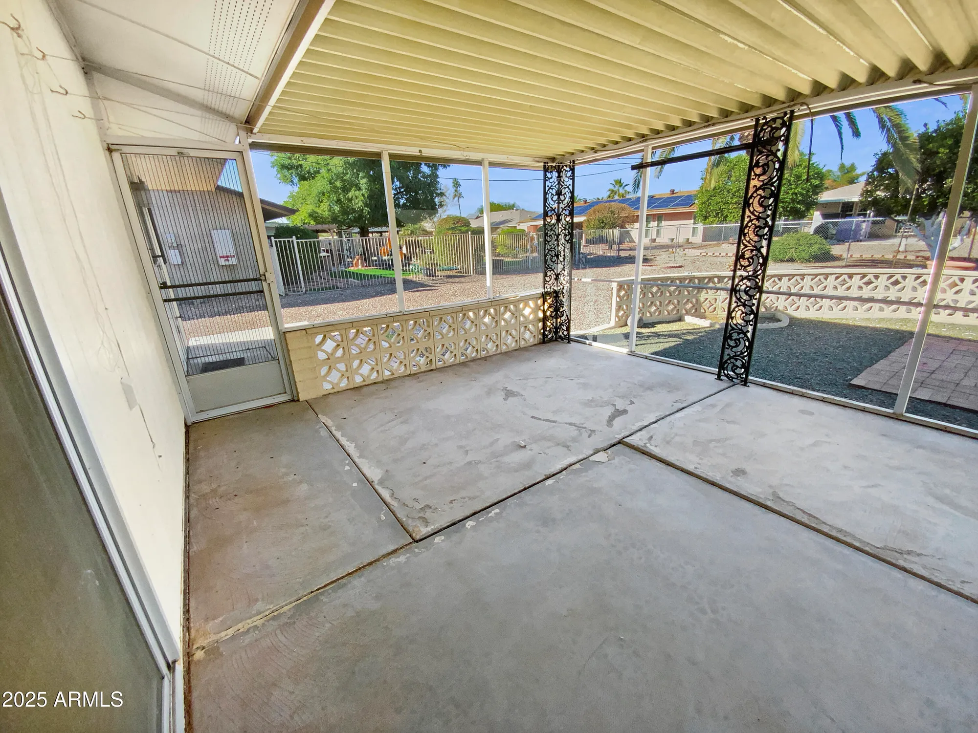 Property Slideshow image 14 of 18 | 9806 w hutton dr, Sun City, AZ, 85351