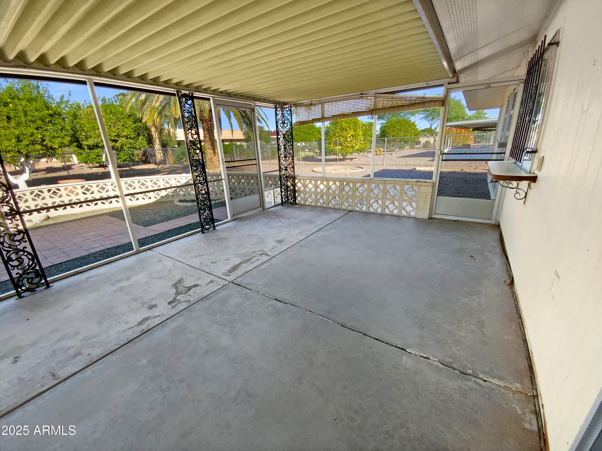 Property Slideshow image 16 of 18 | 9806 w hutton dr, Sun City, AZ, 85351