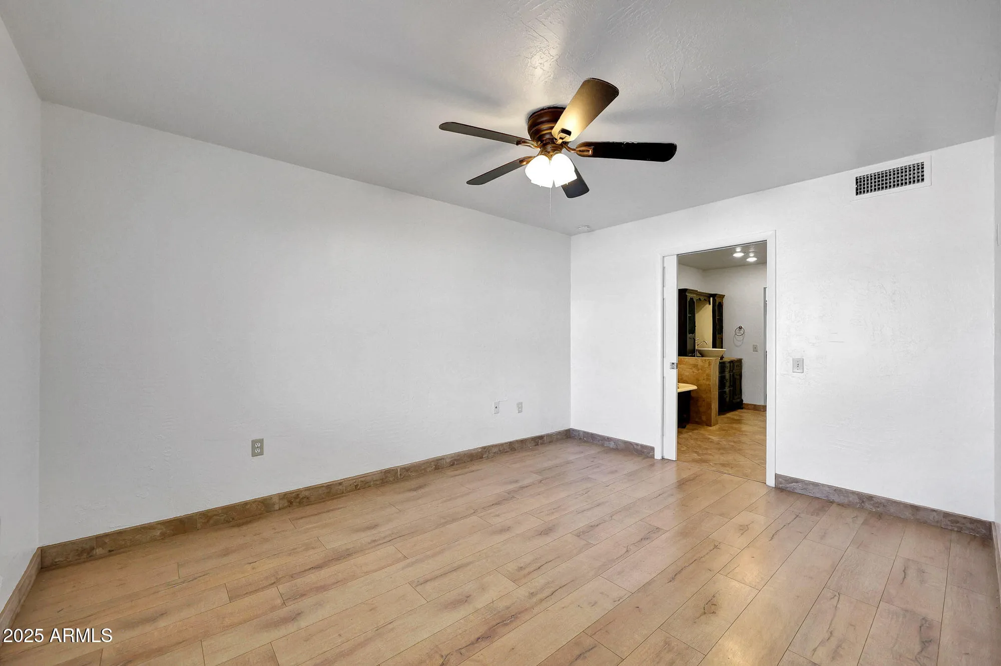 Property Slideshow image 10 of 28 | 13006 n 100th dr, Sun City, AZ, 85351