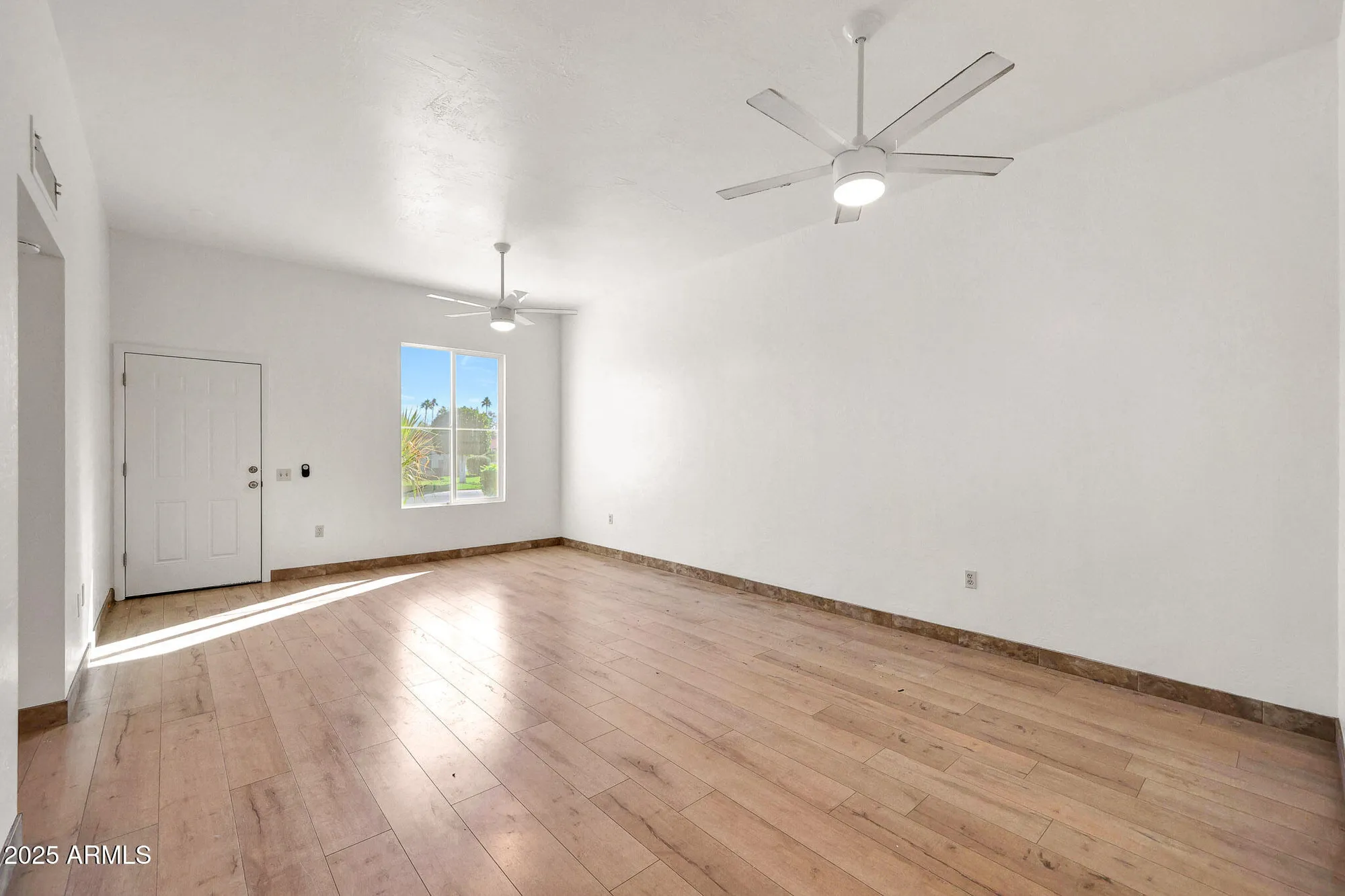 Property Slideshow image 4 of 28 | 13006 n 100th dr, Sun City, AZ, 85351