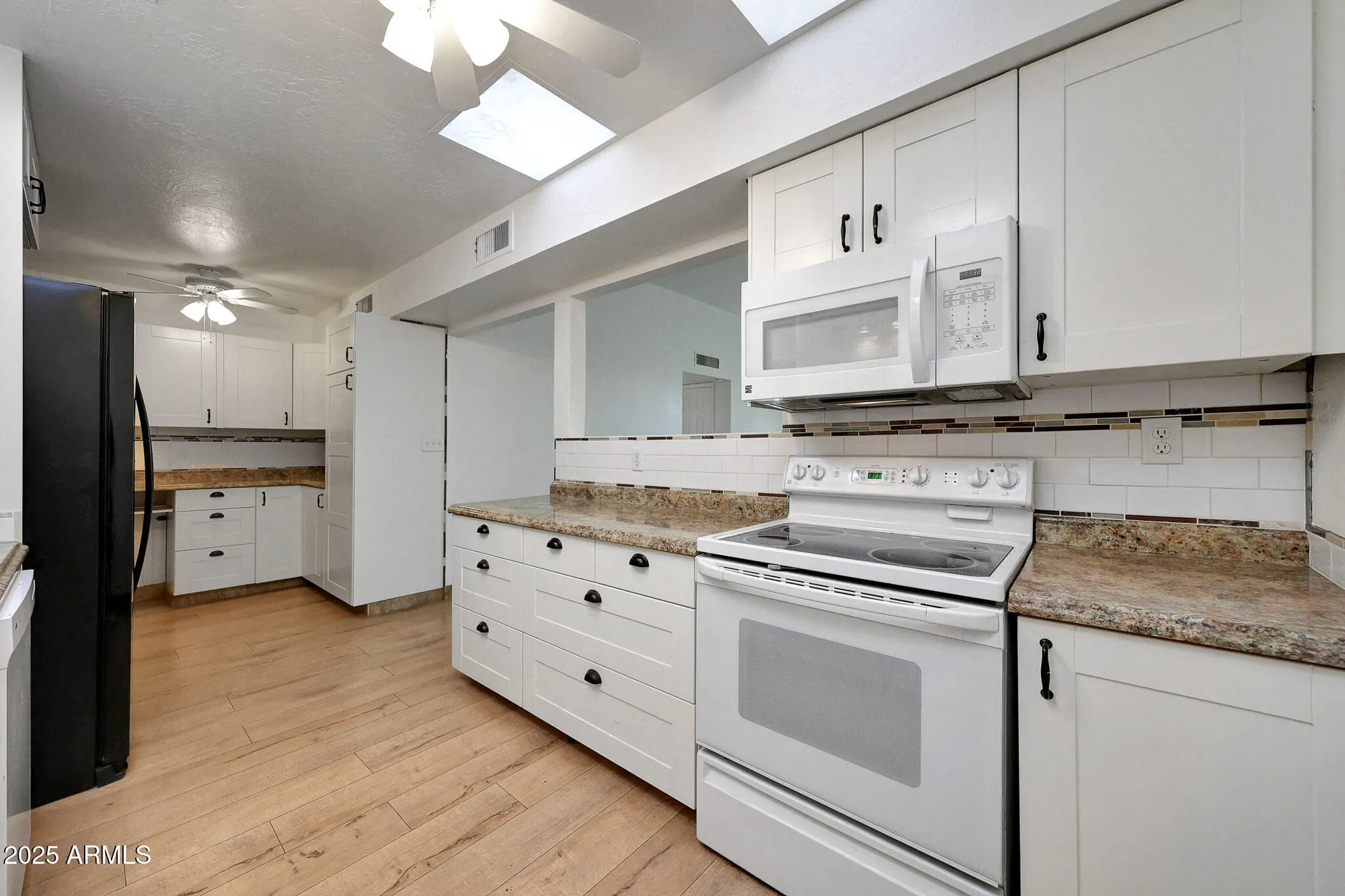 Property Slideshow image 8 of 28 | 13006 n 100th dr, Sun City, AZ, 85351