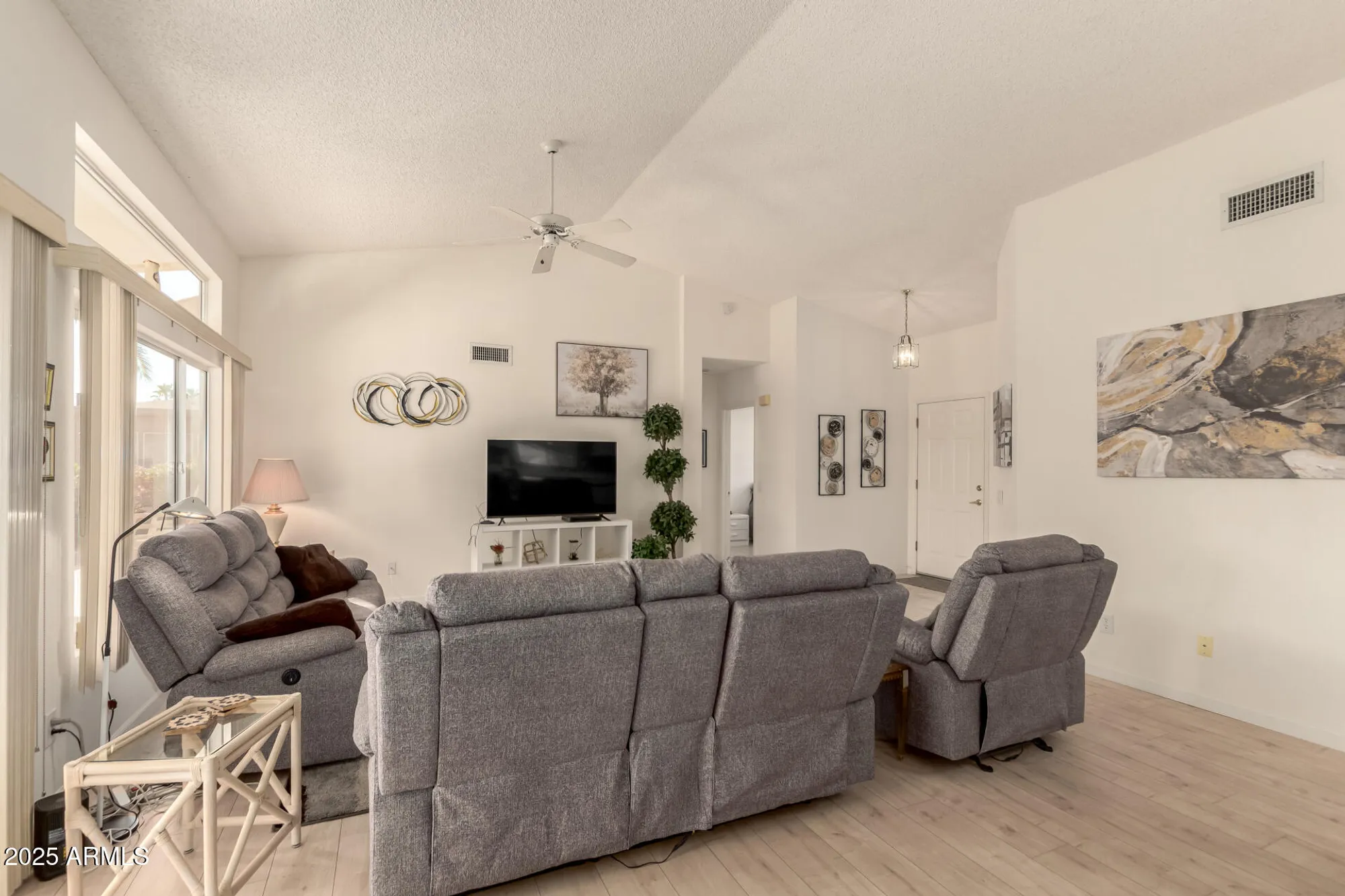 Property Slideshow image 8 of 39 | 1553 e palm beach dr, Chandler, AZ, 85249