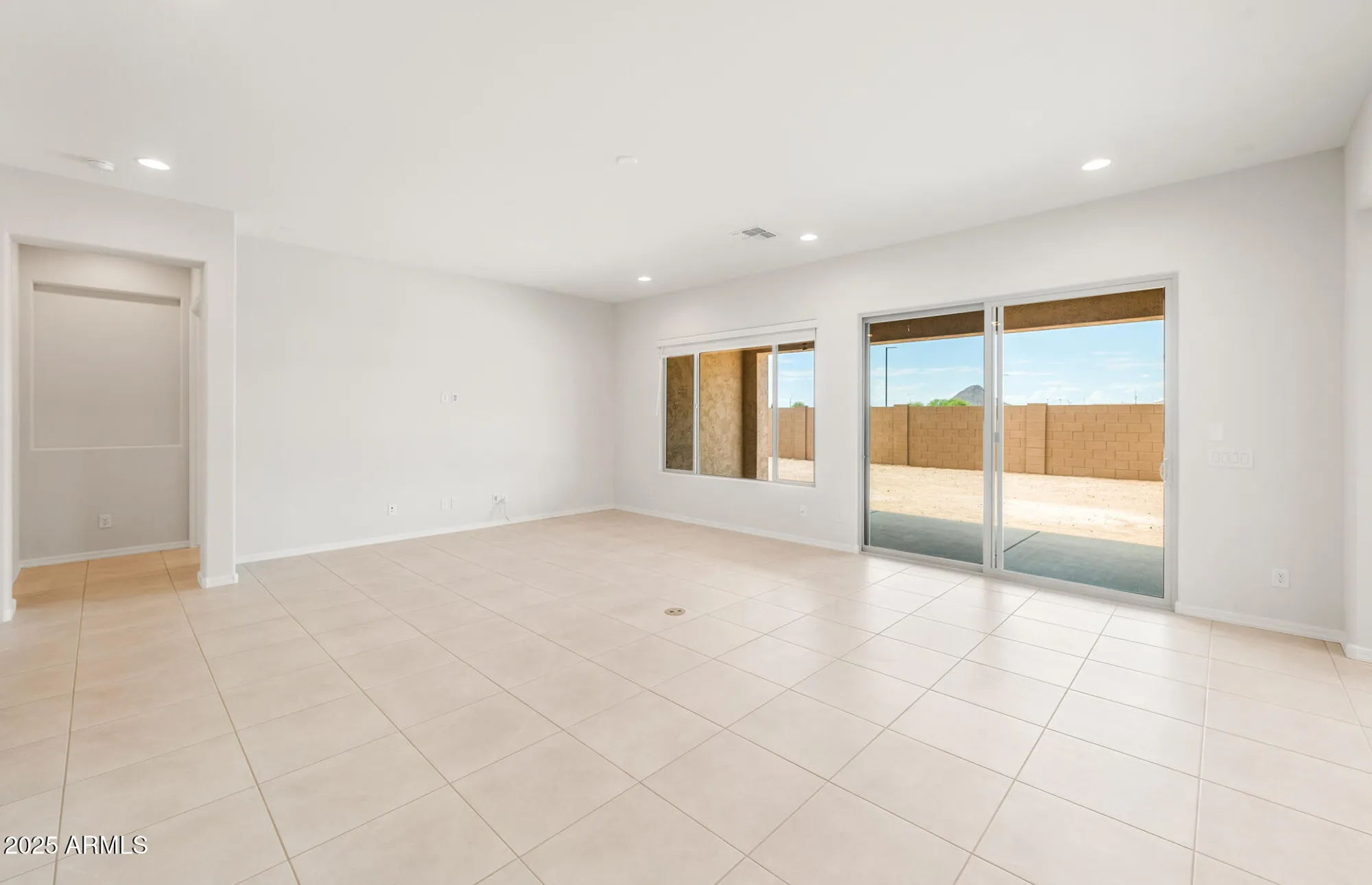 Property Slideshow image 10 of 35 | 4396 n palo verde dr, Florence, AZ, 85132