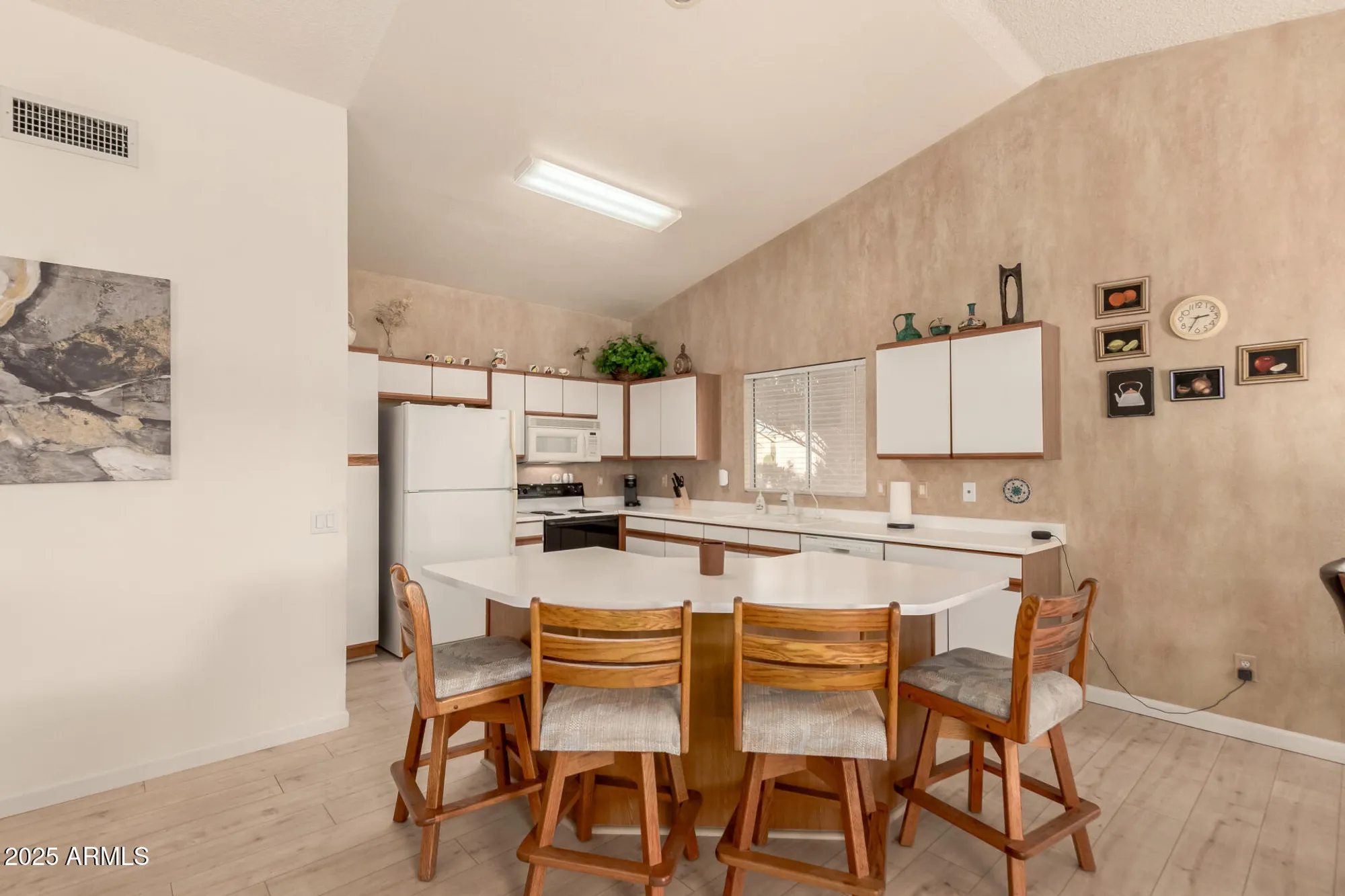 Property Slideshow image 12 of 39 | 1553 e palm beach dr, Chandler, AZ, 85249