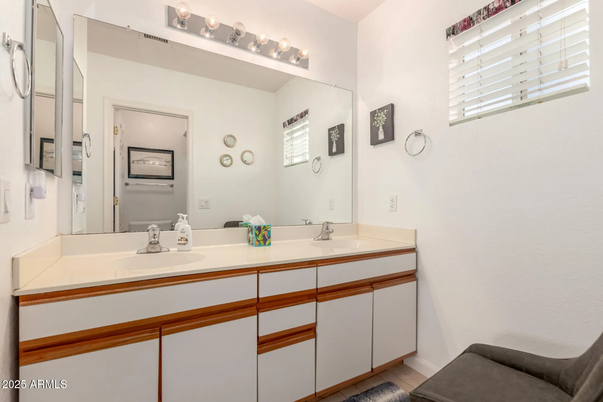 Property Slideshow image 17 of 39 | 1553 e palm beach dr, Chandler, AZ, 85249