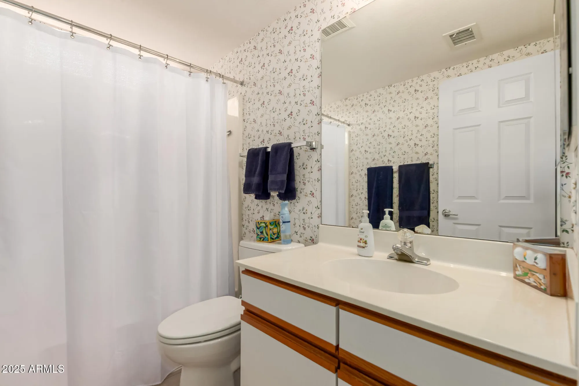 Property Slideshow image 22 of 39 | 1553 e palm beach dr, Chandler, AZ, 85249