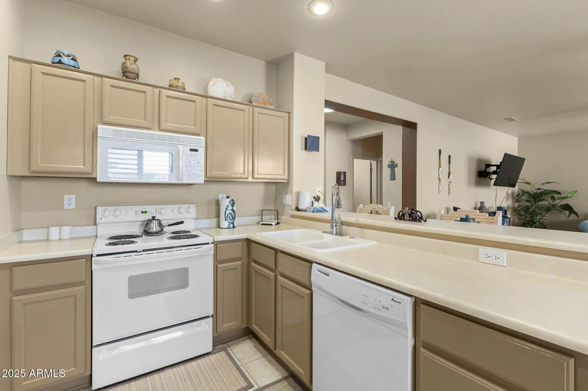 Property Slideshow image 9 of 33 | 20026 n siesta rock dr, Surprise, AZ, 85374