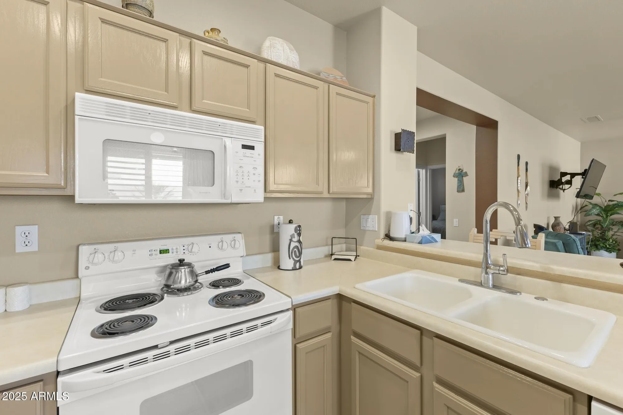 Property Slideshow image 10 of 33 | 20026 n siesta rock dr, Surprise, AZ, 85374