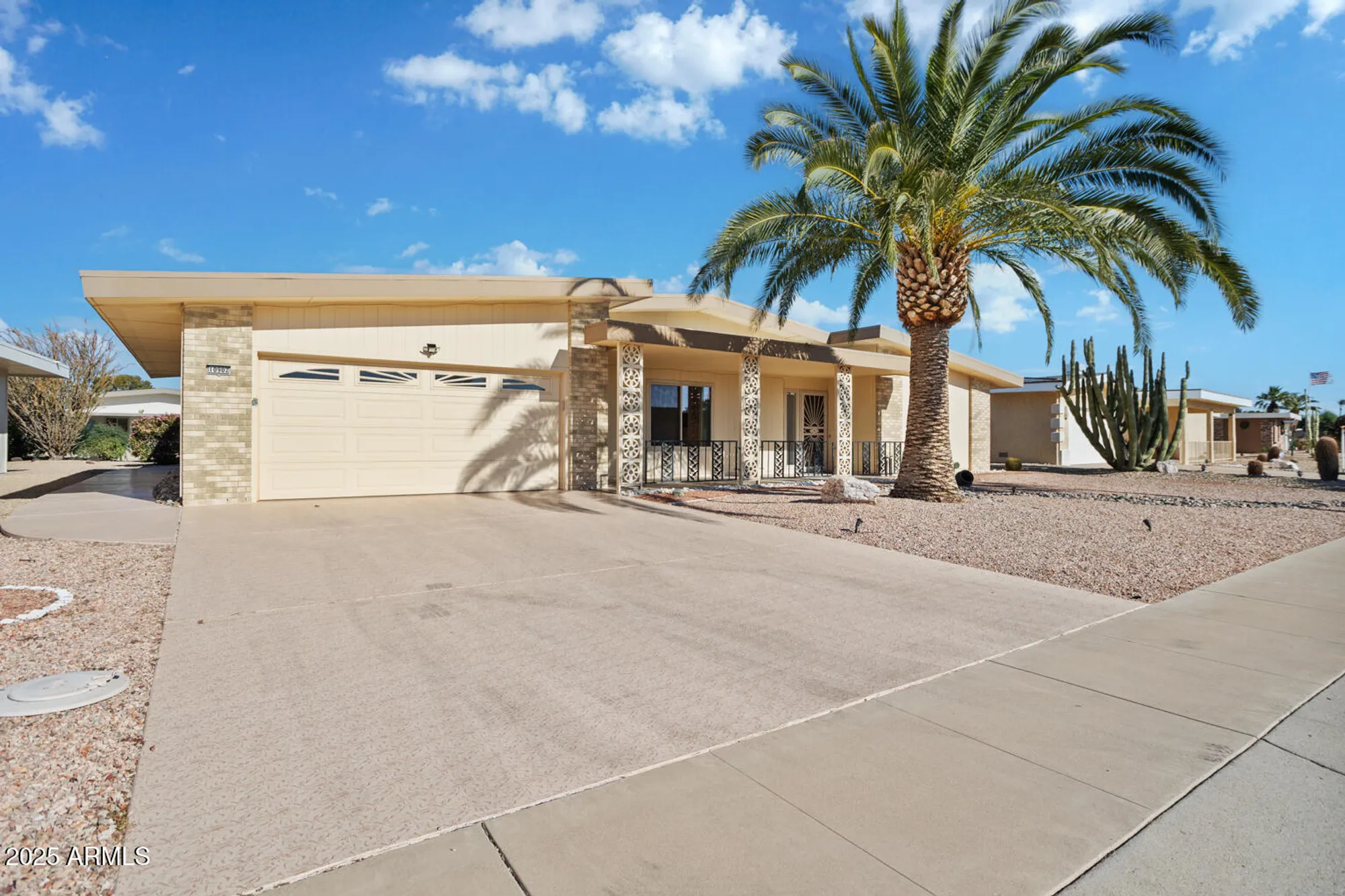 Property Slideshow image 2 of 32 | 10902 w welk dr, Sun City, AZ, 85373