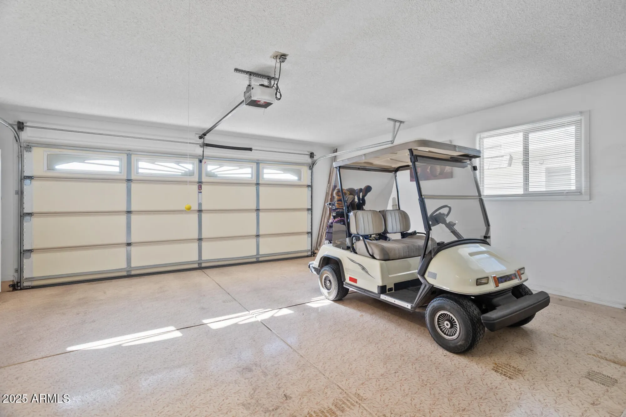 Property Slideshow image 21 of 32 | 10902 w welk dr, Sun City, AZ, 85373