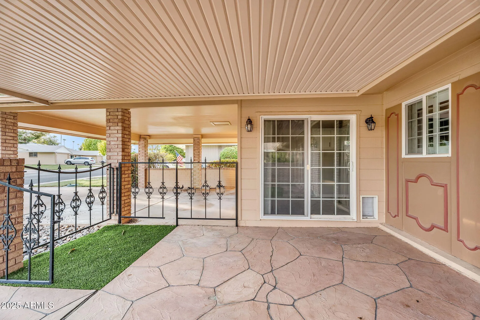Property Slideshow image 5 of 40 | 13621 n emberwood dr, Sun City, AZ, 85351