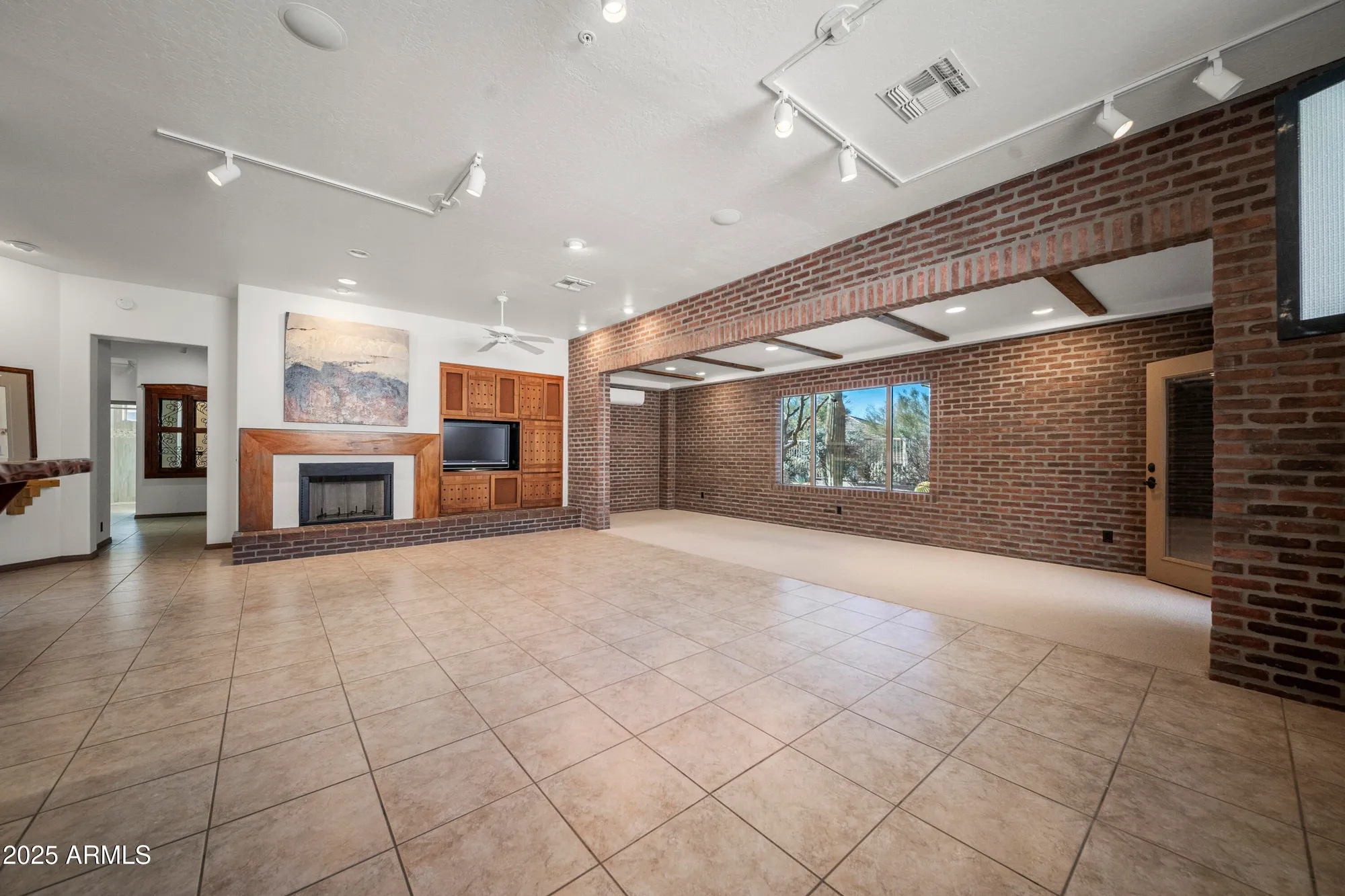Property Slideshow image 6 of 26 | 33946 n 67th st, Scottsdale, AZ, 85266