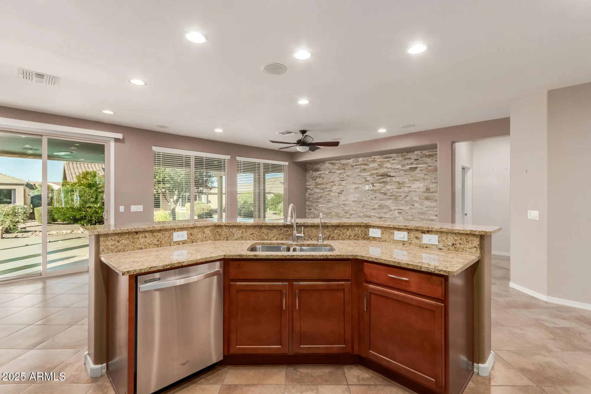 Property Slideshow image 12 of 43 | 26208 w tina ln, Buckeye, AZ, 85396