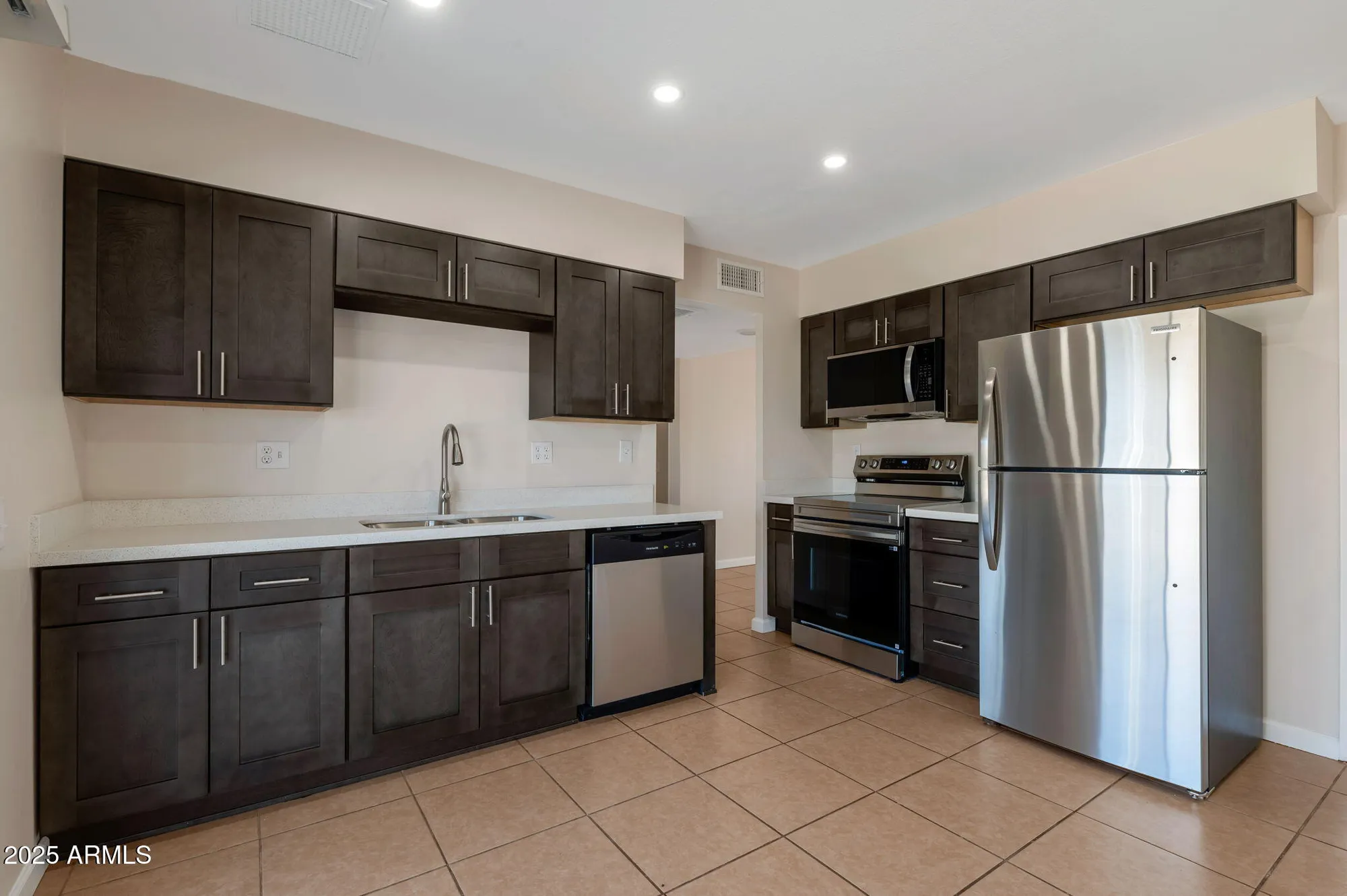 Property Slideshow image 4 of 31 | 9822 w silver bell dr, Sun City, AZ, 85351