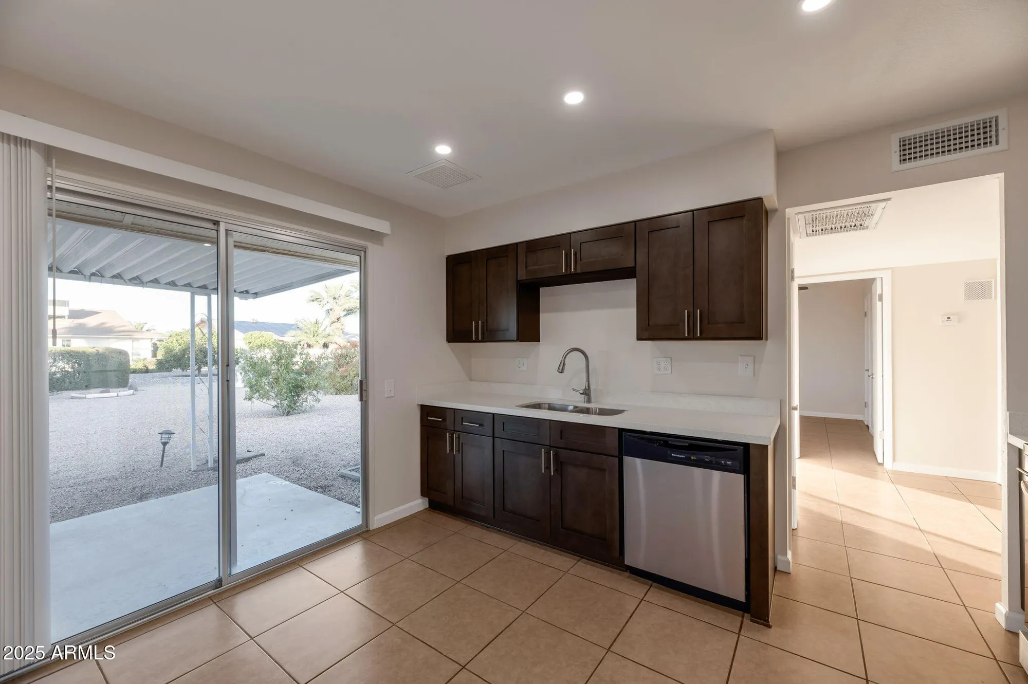 Property Slideshow image 8 of 31 | 9822 w silver bell dr, Sun City, AZ, 85351