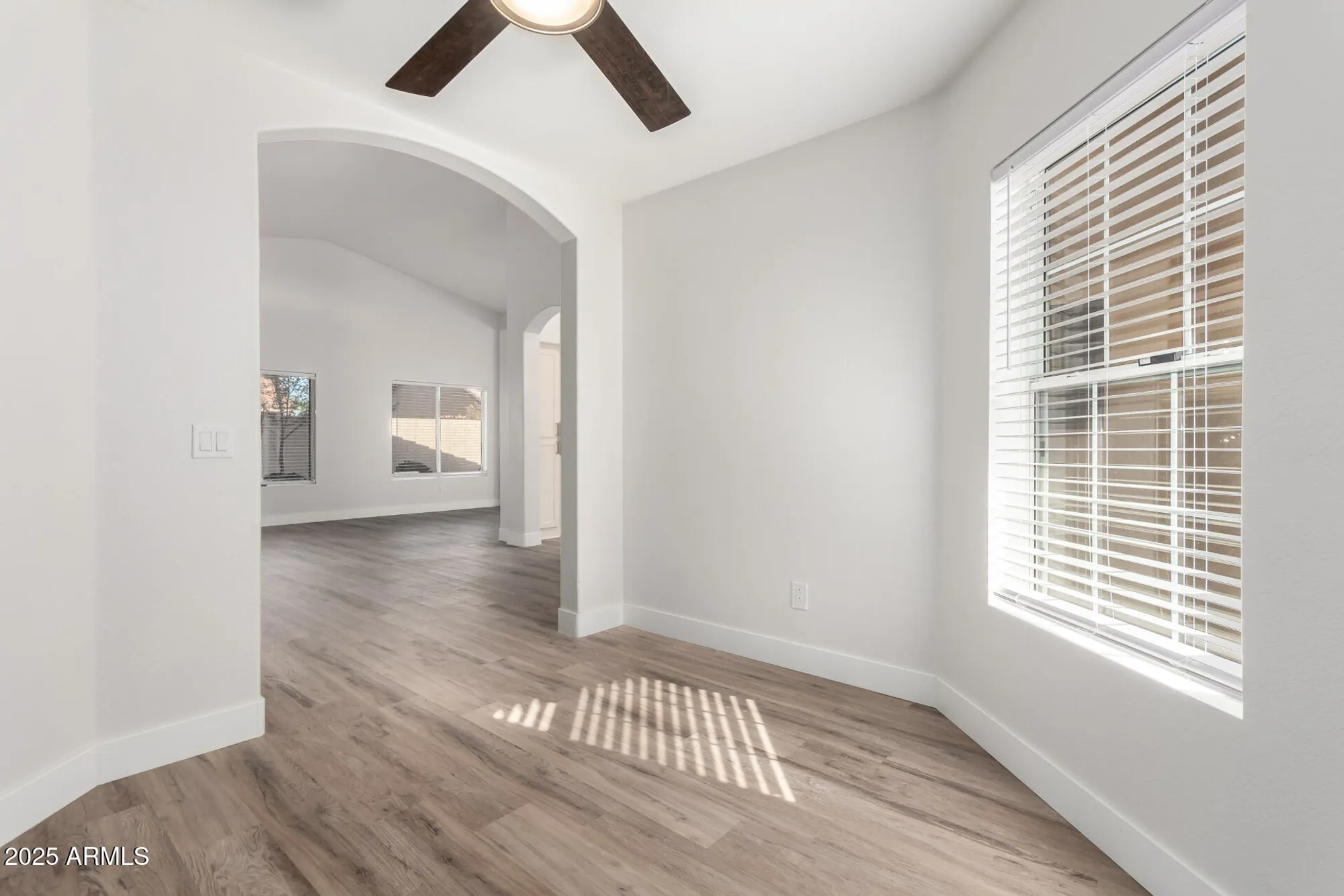 Property Slideshow image 13 of 37 | 14672 w whitton ave, Goodyear, AZ, 85395