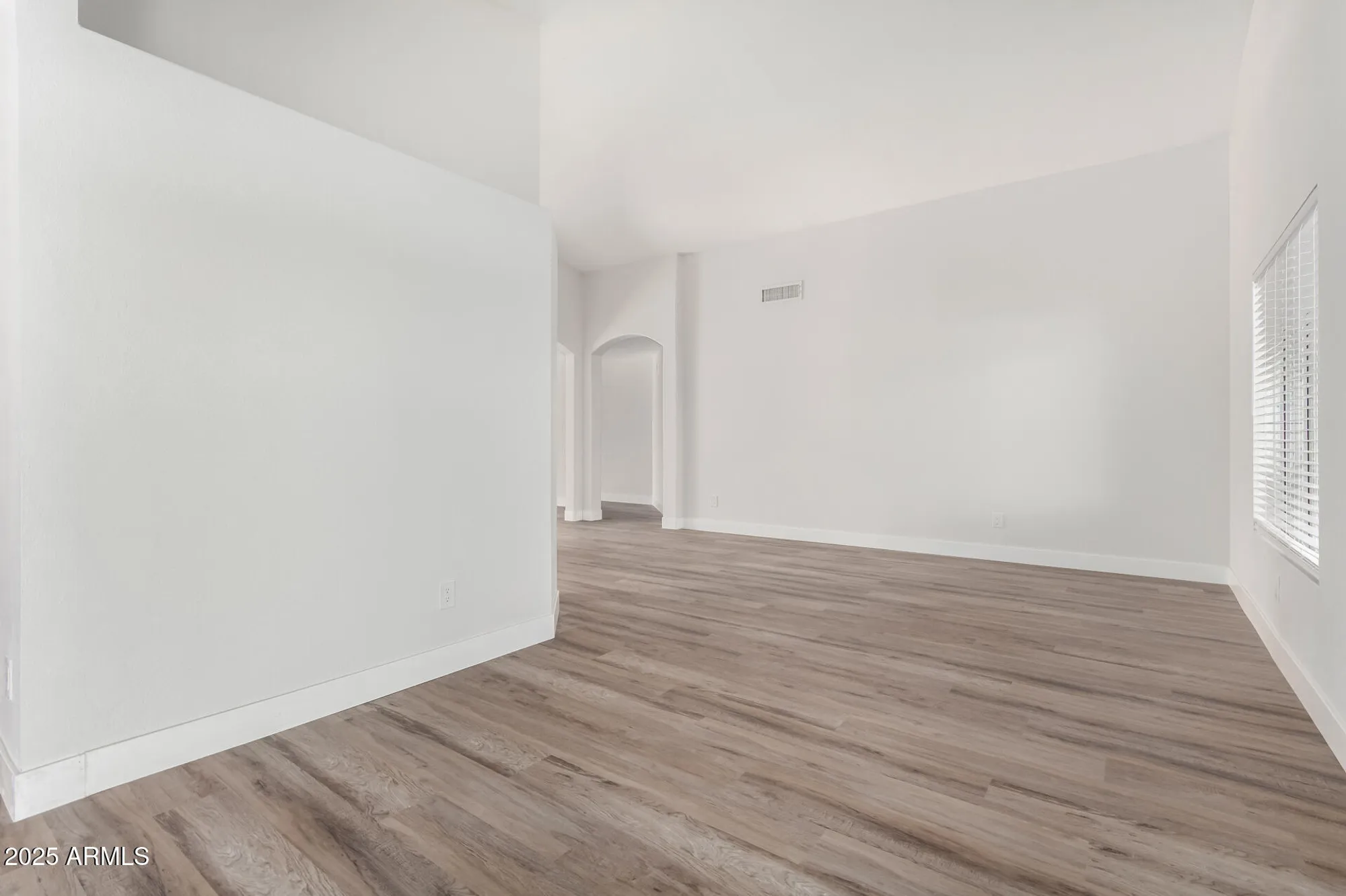 Property Slideshow image 8 of 37 | 14672 w whitton ave, Goodyear, AZ, 85395