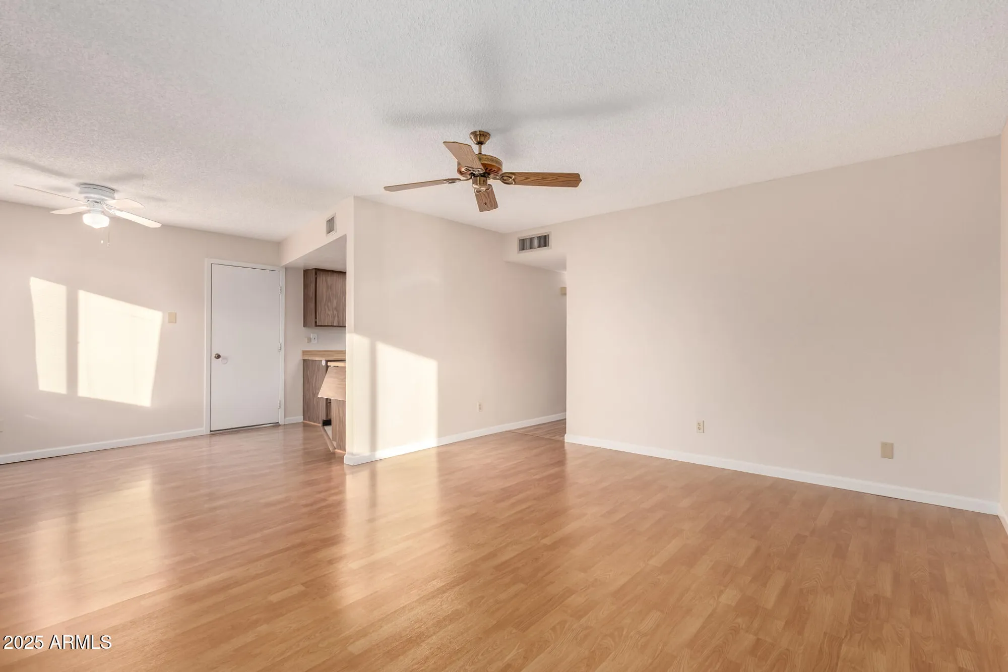 Property Slideshow image 4 of 27 | 9919 n 97th dr b, Peoria, AZ, 85345