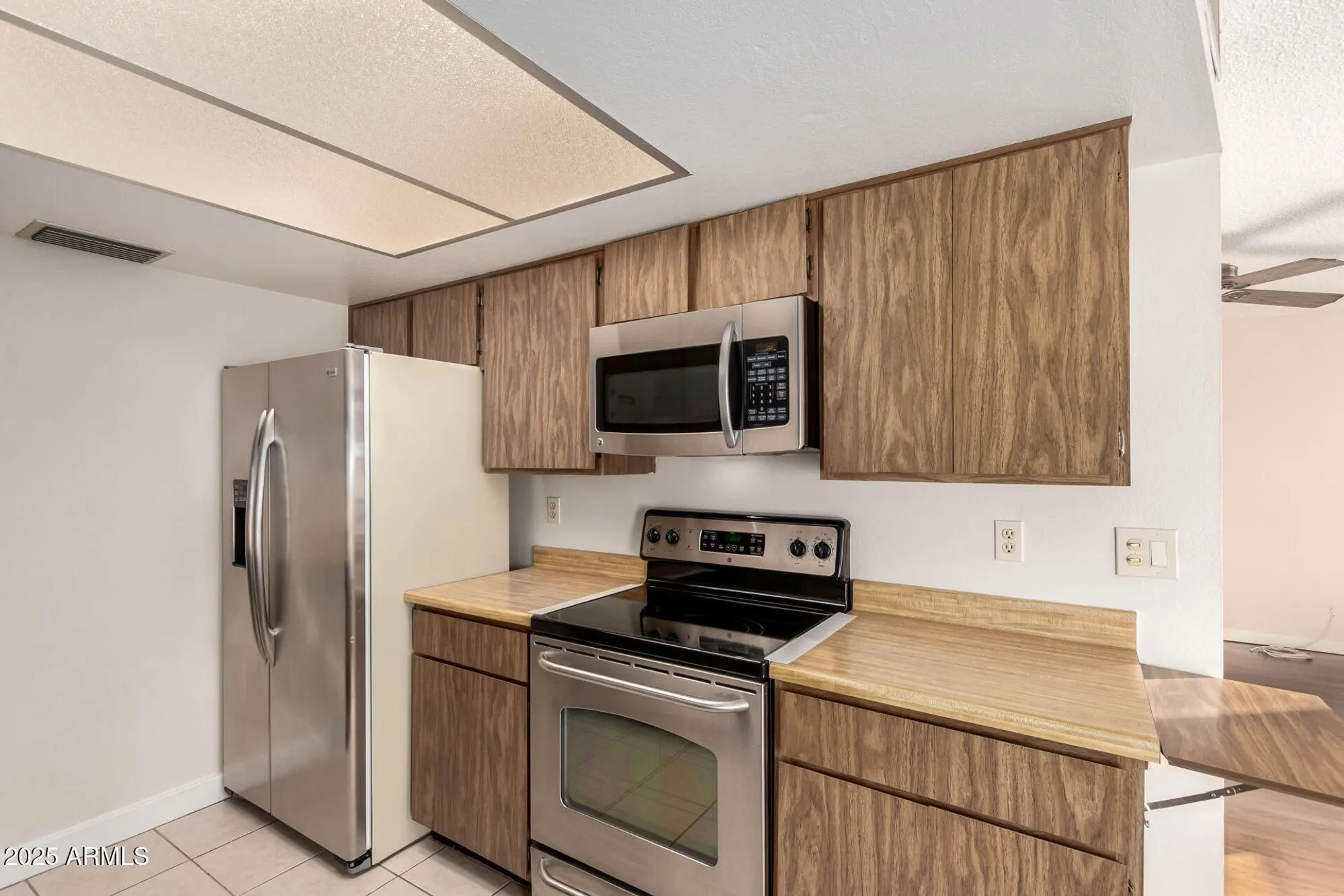 Property Slideshow image 8 of 27 | 9919 n 97th dr b, Peoria, AZ, 85345