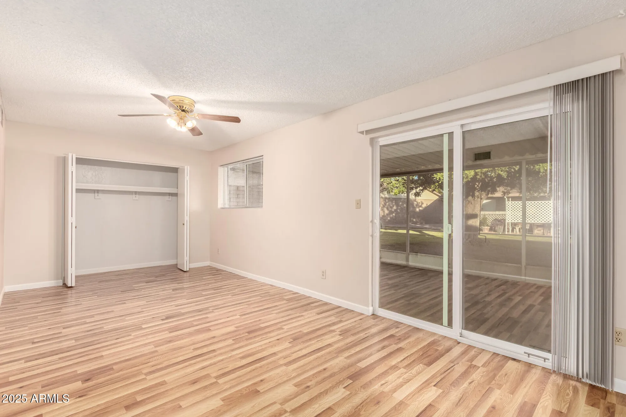 Property Slideshow image 16 of 27 | 9919 n 97th dr b, Peoria, AZ, 85345