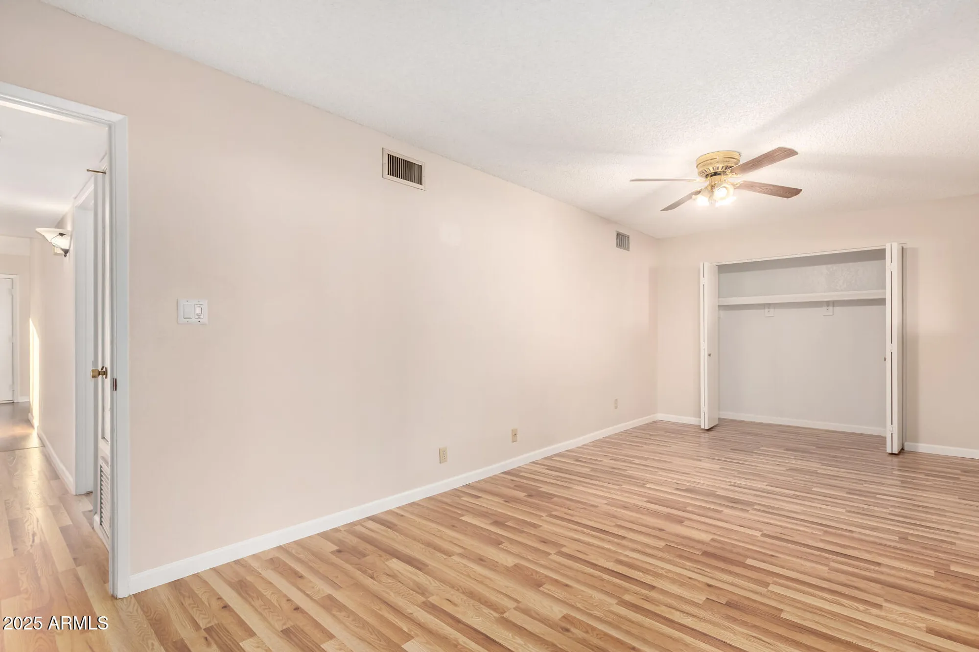 Property Slideshow image 17 of 27 | 9919 n 97th dr b, Peoria, AZ, 85345