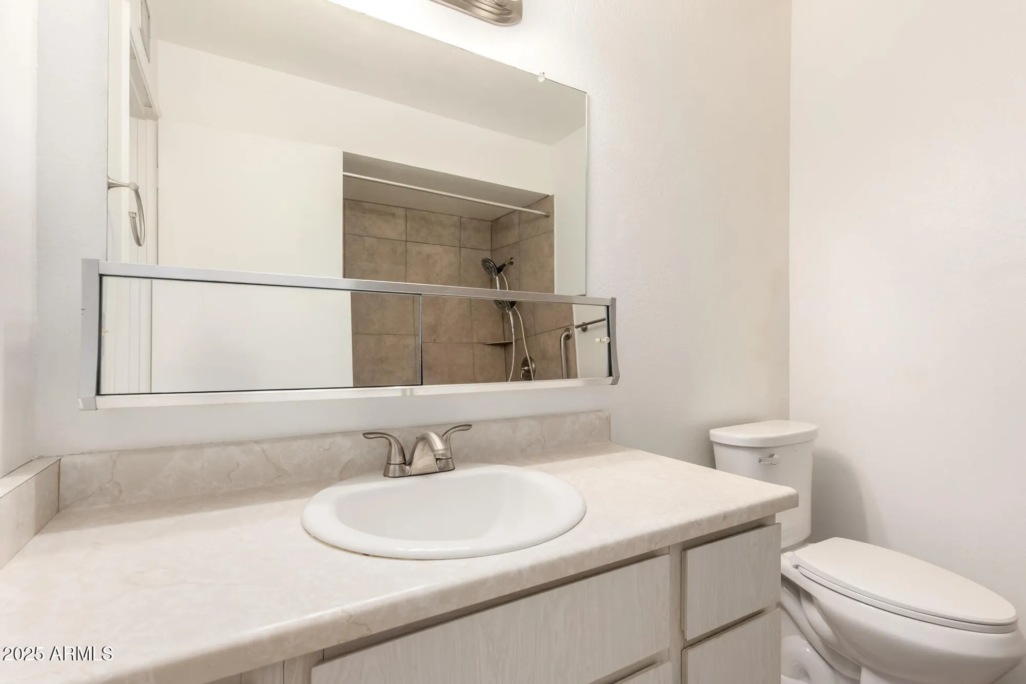 Property Slideshow image 19 of 27 | 9919 n 97th dr b, Peoria, AZ, 85345