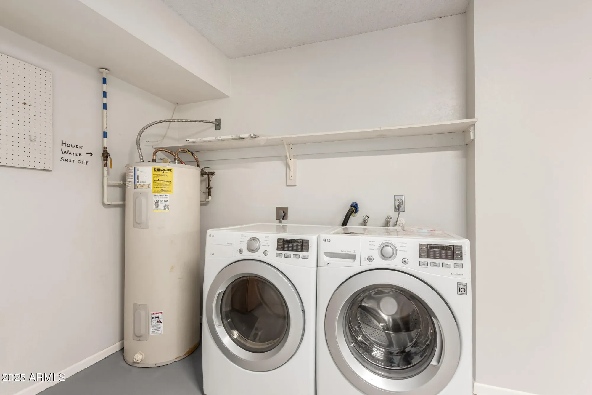 Property Slideshow image 21 of 27 | 9919 n 97th dr b, Peoria, AZ, 85345