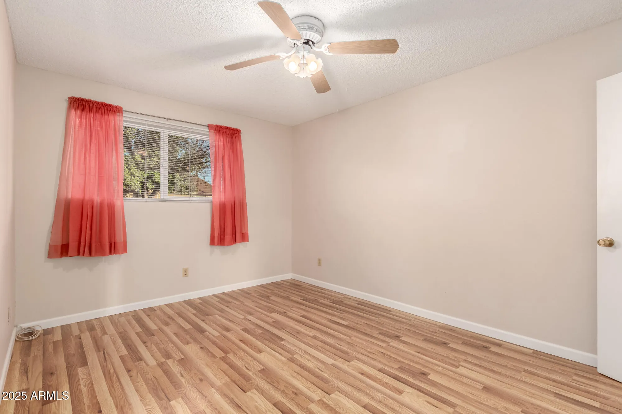 Property Slideshow image 12 of 27 | 9919 n 97th dr b, Peoria, AZ, 85345