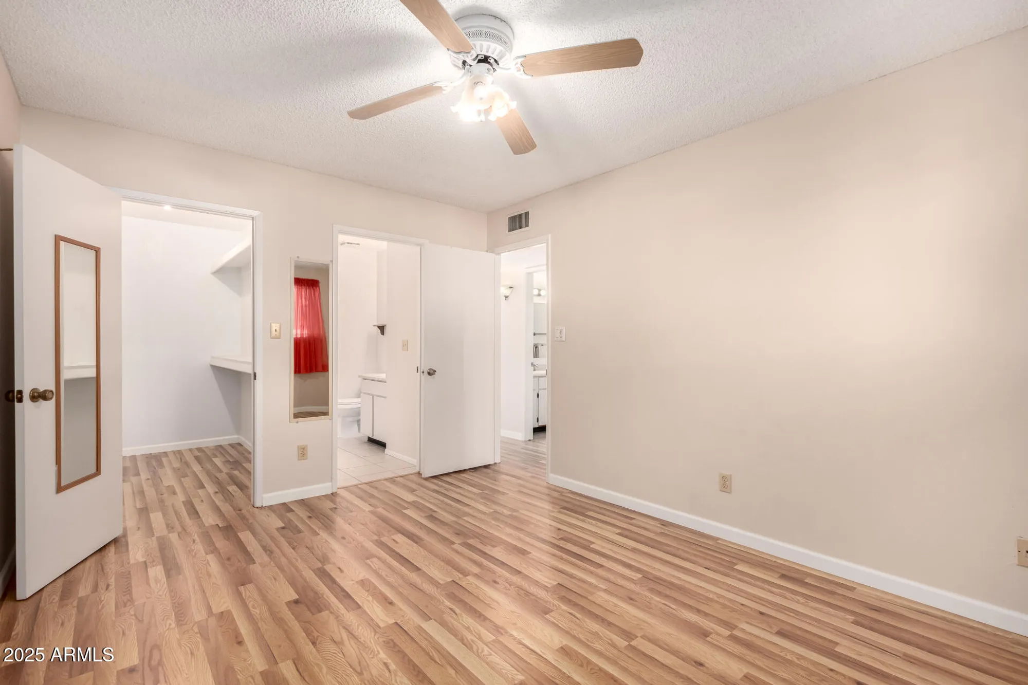 Property Slideshow image 14 of 27 | 9919 n 97th dr b, Peoria, AZ, 85345