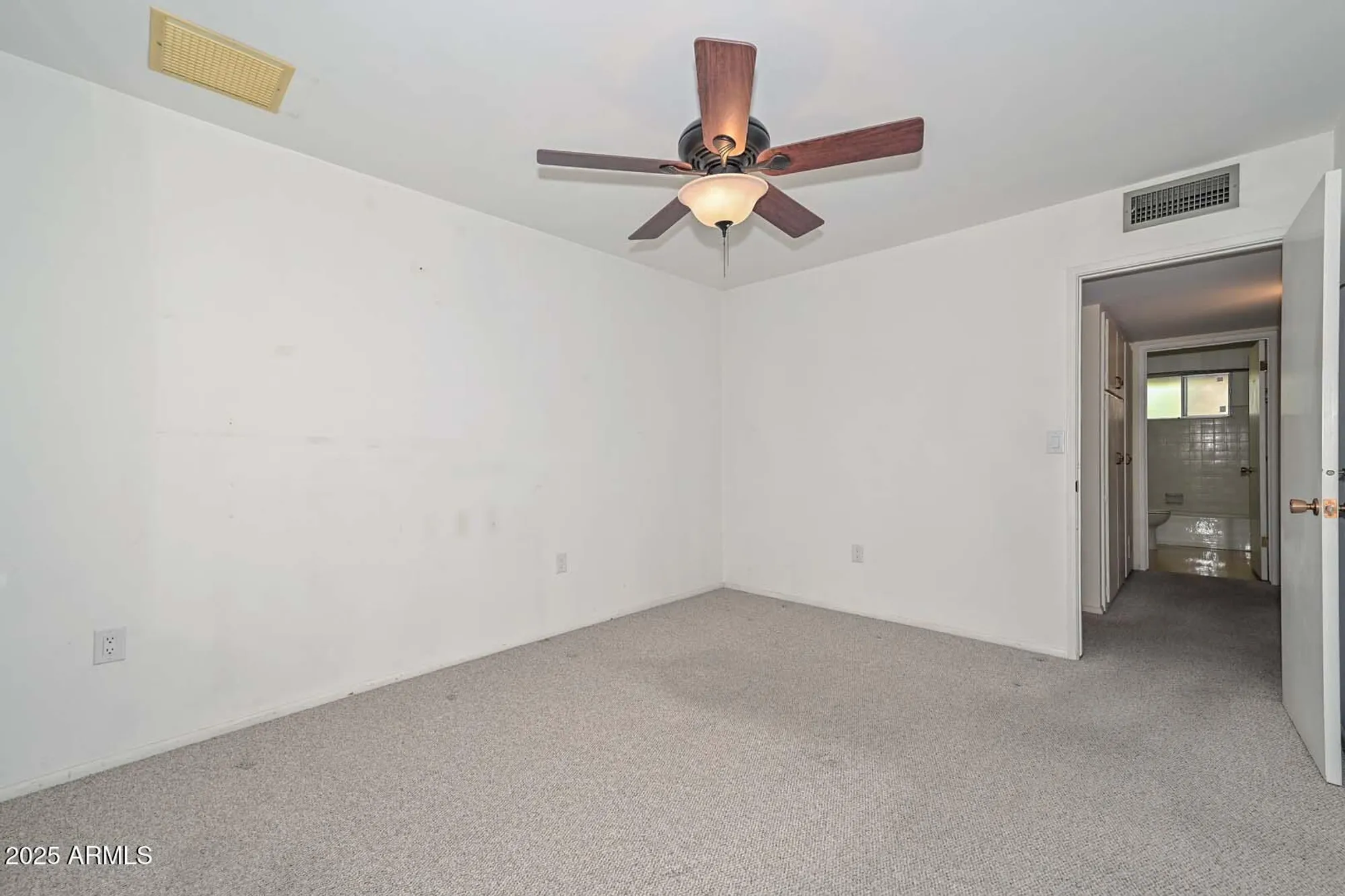 Property Slideshow image 24 of 52 | 9916 w hope cir, Sun City, AZ, 85351