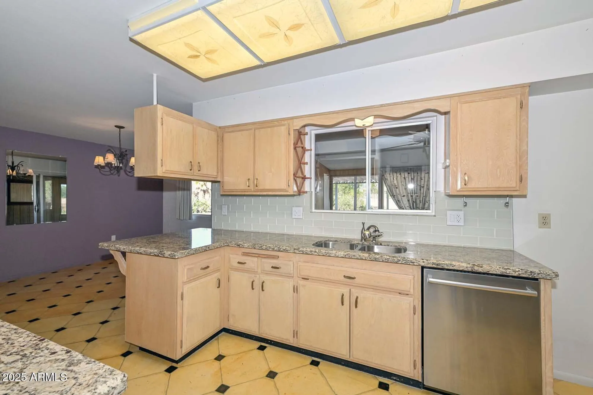 Property Slideshow image 12 of 52 | 9916 w hope cir, Sun City, AZ, 85351