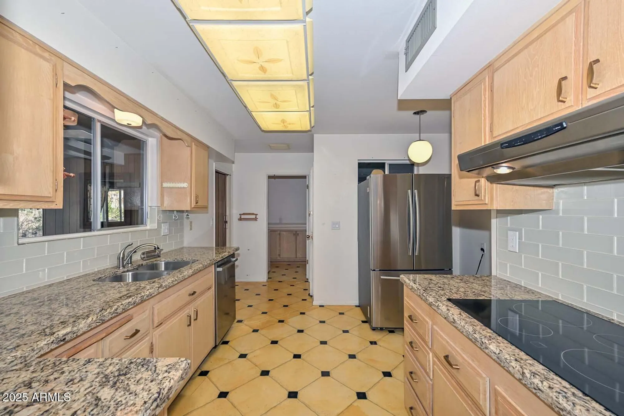 Property Slideshow image 15 of 52 | 9916 w hope cir, Sun City, AZ, 85351