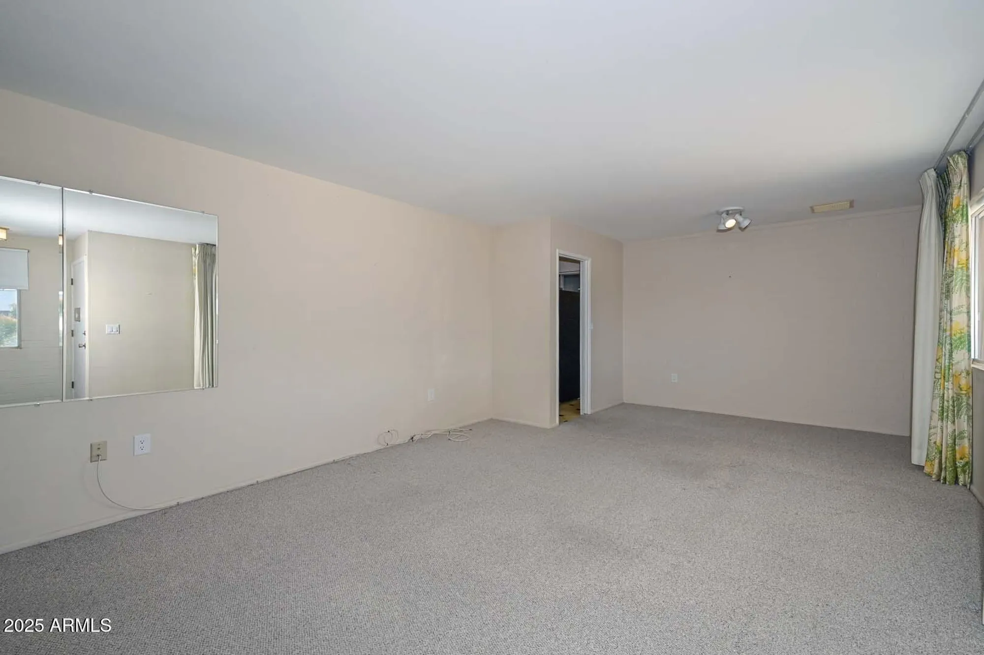 Property Slideshow image 10 of 52 | 9916 w hope cir, Sun City, AZ, 85351