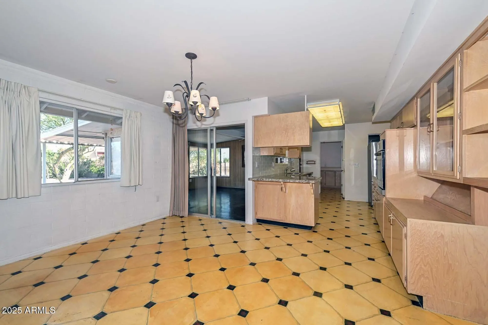 Property Slideshow image 19 of 52 | 9916 w hope cir, Sun City, AZ, 85351