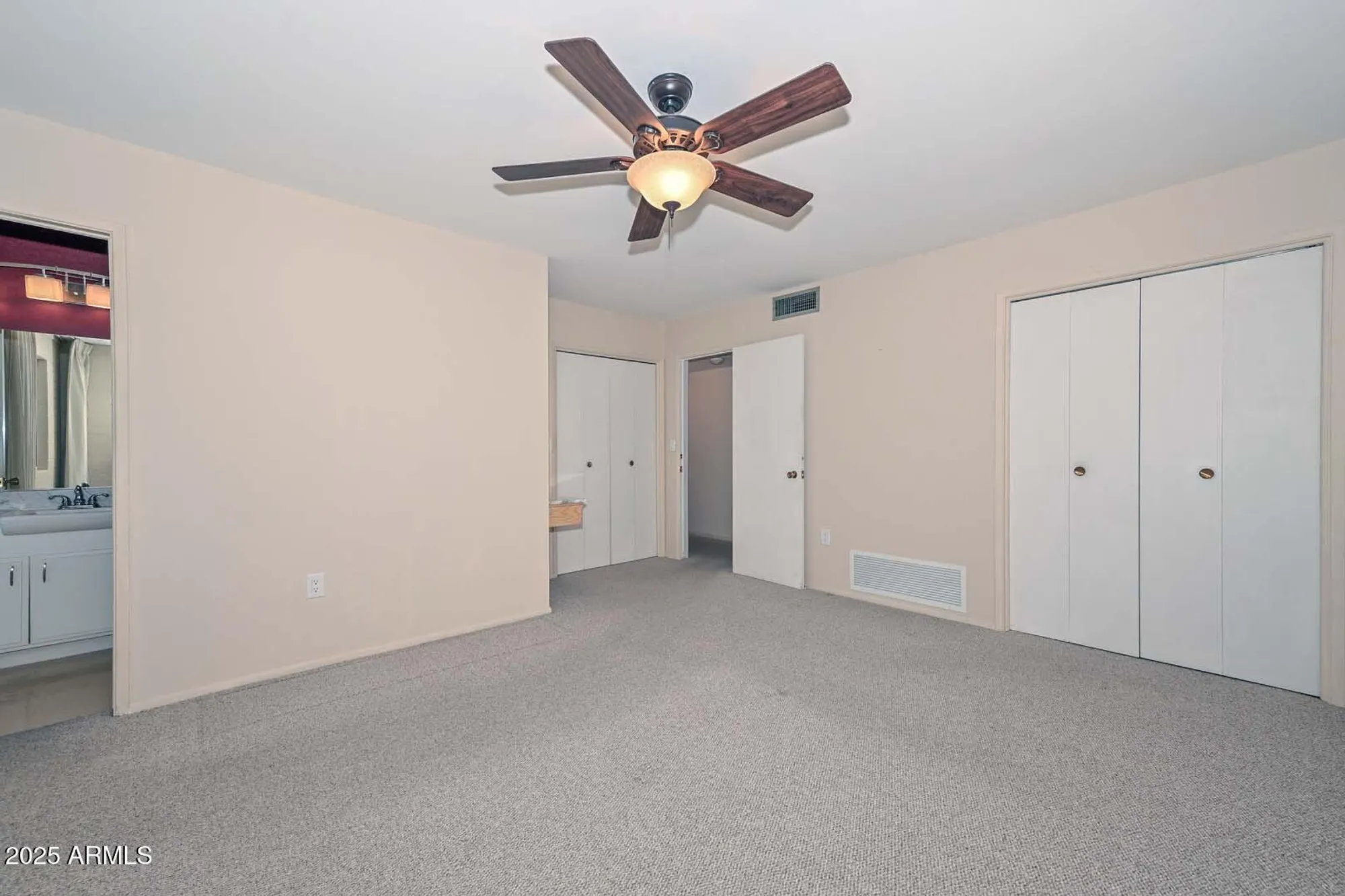 Property Slideshow image 8 of 52 | 9916 w hope cir, Sun City, AZ, 85351