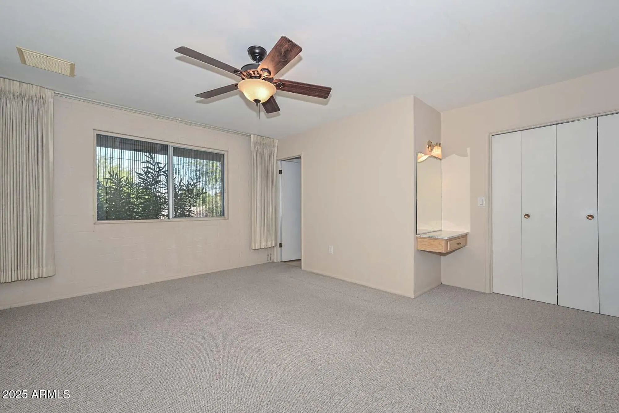 Property Slideshow image 21 of 52 | 9916 w hope cir, Sun City, AZ, 85351