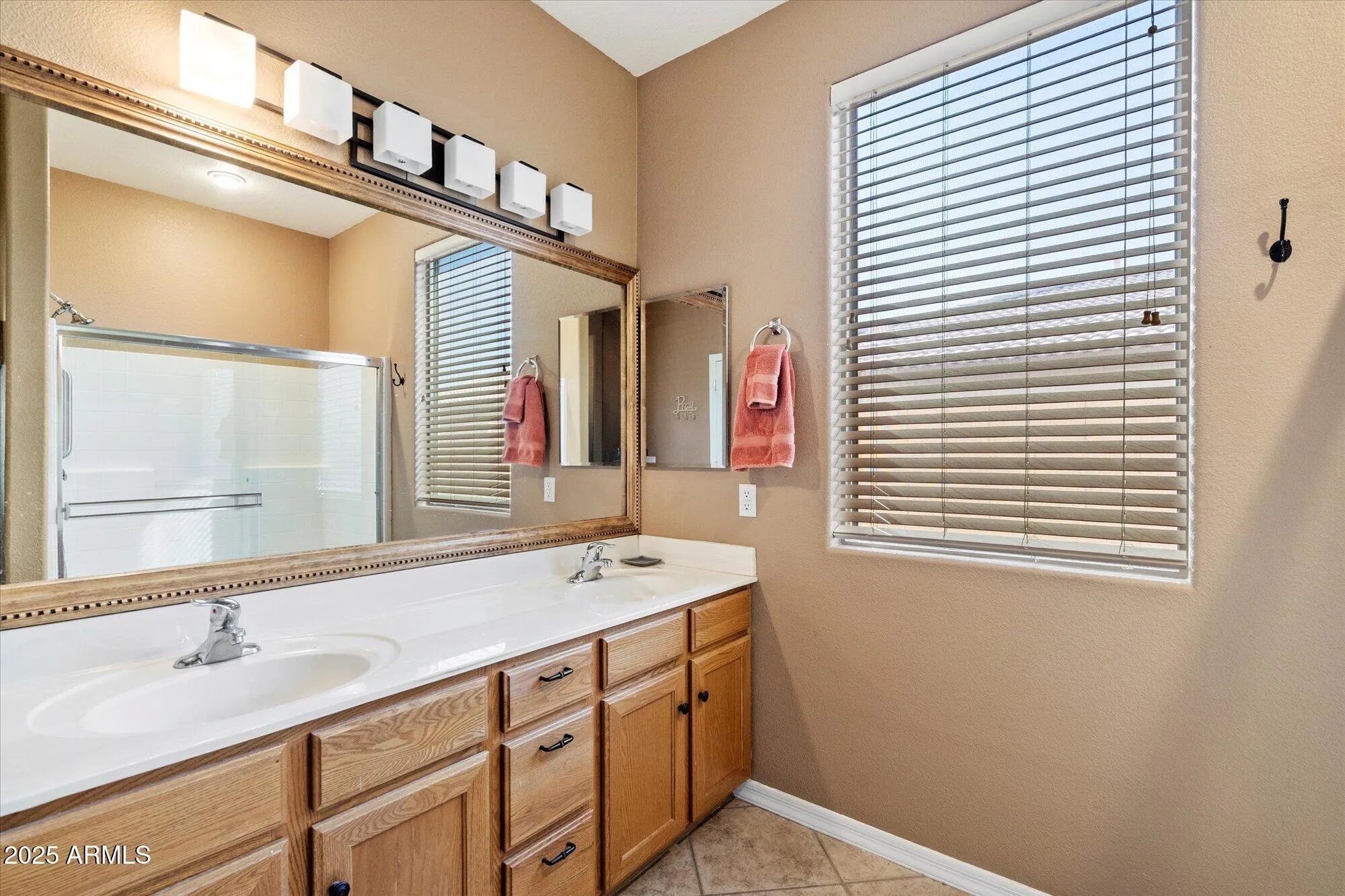 Property Slideshow image 16 of 27 | 11008 w cimarron dr, Sun City, AZ, 85373