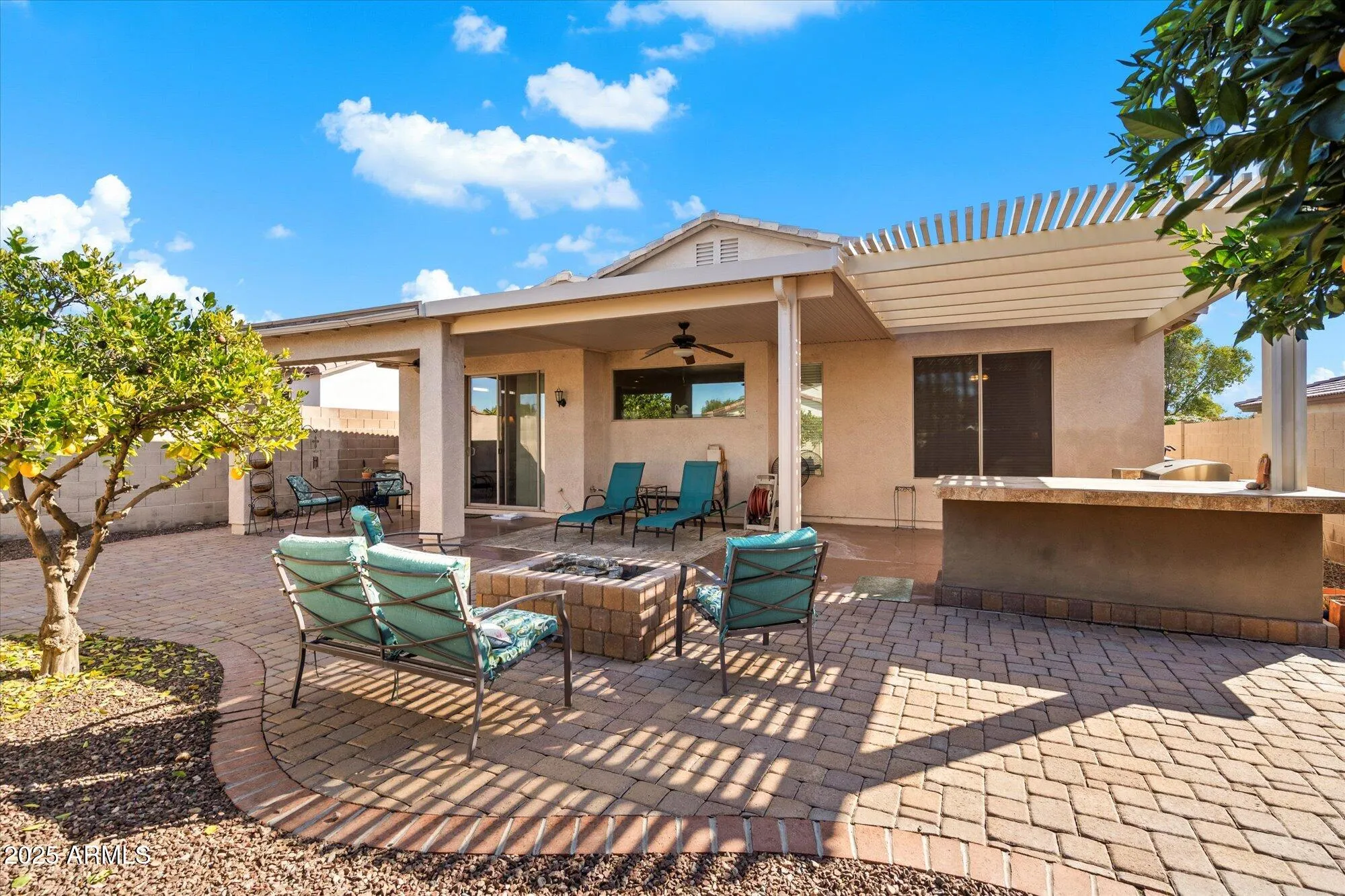 Property Slideshow image 23 of 27 | 11008 w cimarron dr, Sun City, AZ, 85373