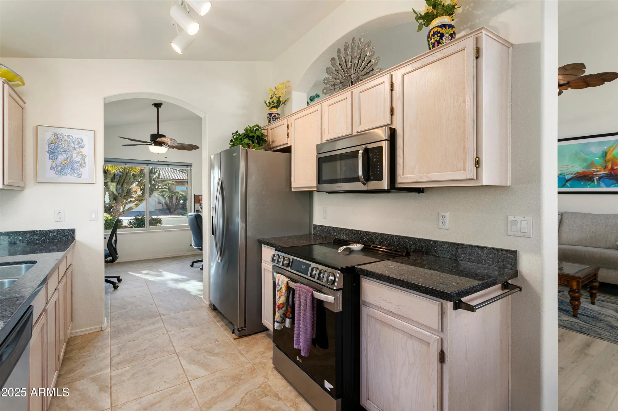 Property Slideshow image 12 of 35 | 14306 w kiowa trl, Surprise, AZ, 85374