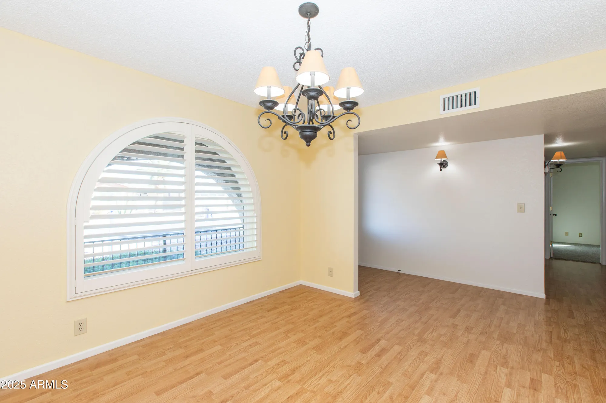 Property Slideshow image 12 of 68 | 4533 e florian cir, Mesa, AZ, 85206