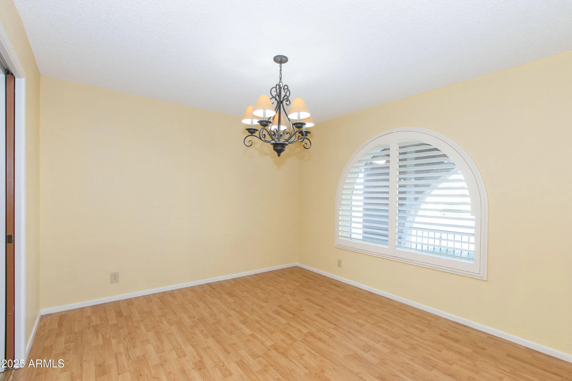 Property Slideshow image 13 of 68 | 4533 e florian cir, Mesa, AZ, 85206