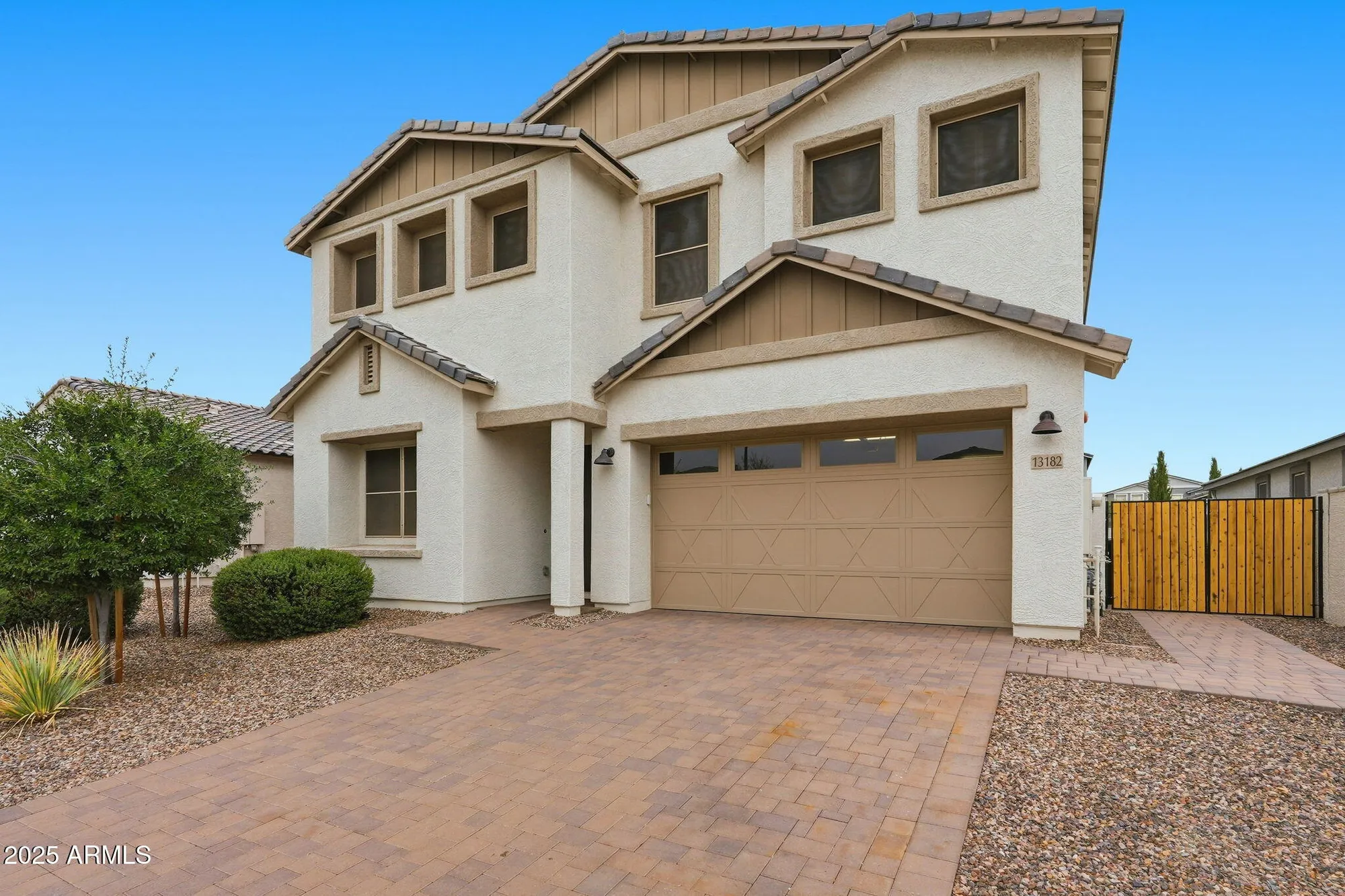 Property Slideshow image 4 of 51 | 13182 w crestvale dr, Peoria, AZ, 85383