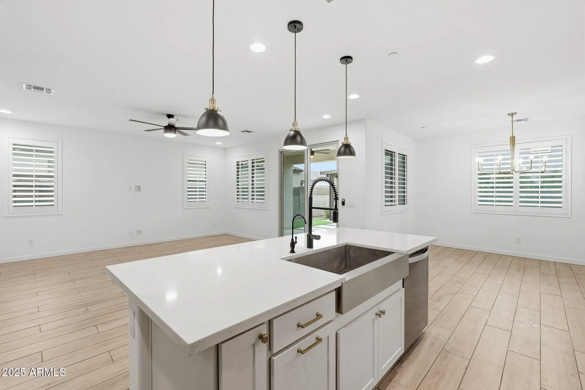 Property Slideshow image 13 of 51 | 13182 w crestvale dr, Peoria, AZ, 85383