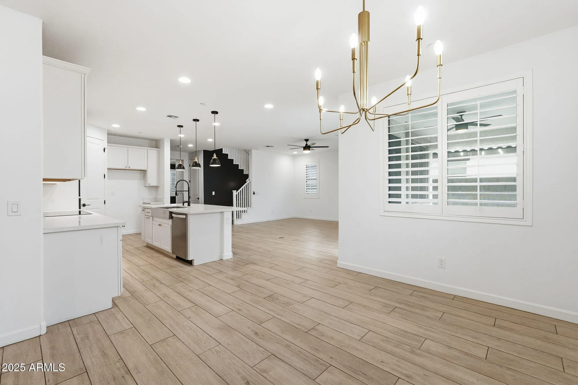 Property Slideshow image 17 of 51 | 13182 w crestvale dr, Peoria, AZ, 85383