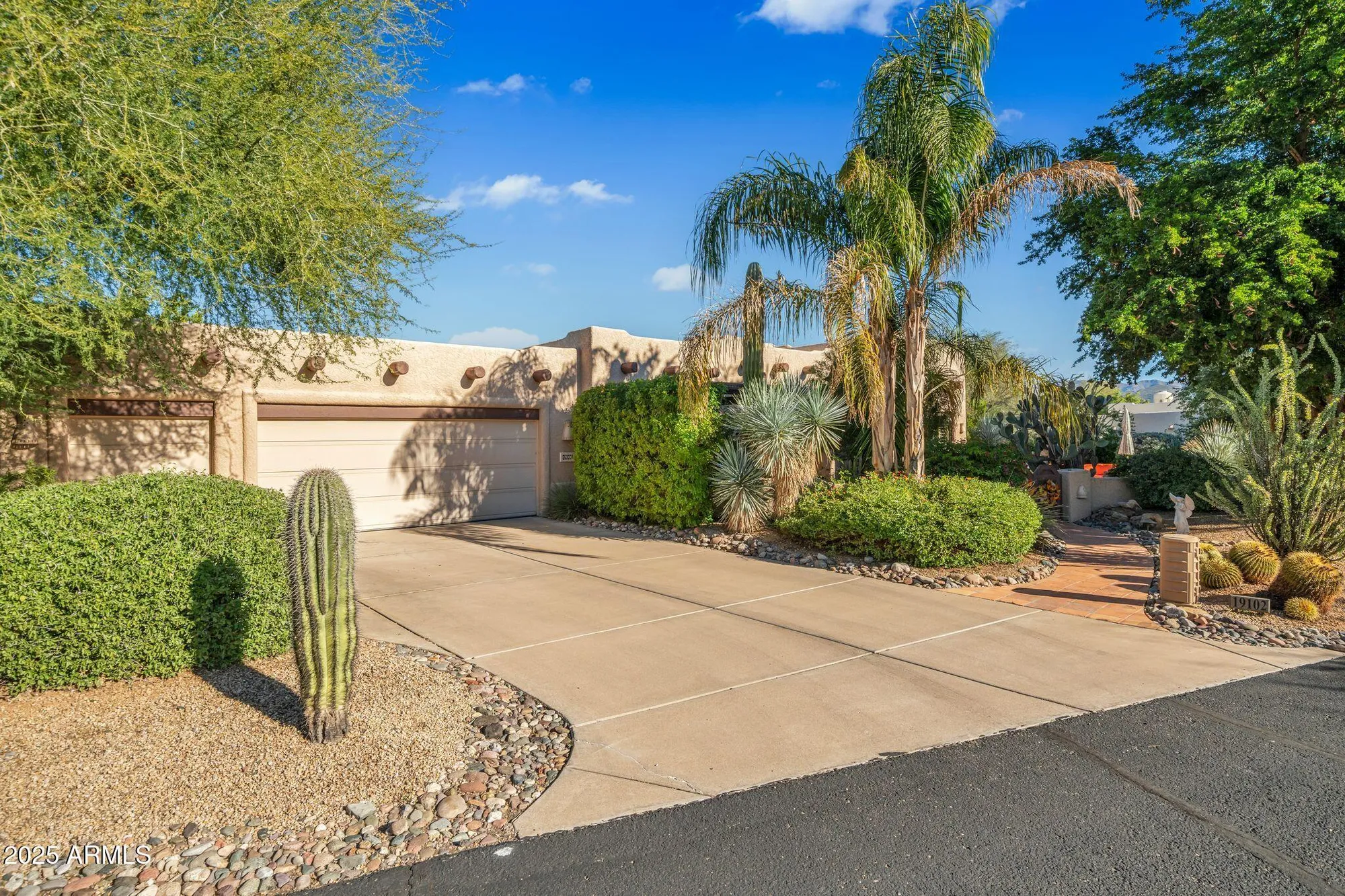 Property Slideshow image 4 of 48 | 19102 e tonto trl, Rio Verde, AZ, 85263